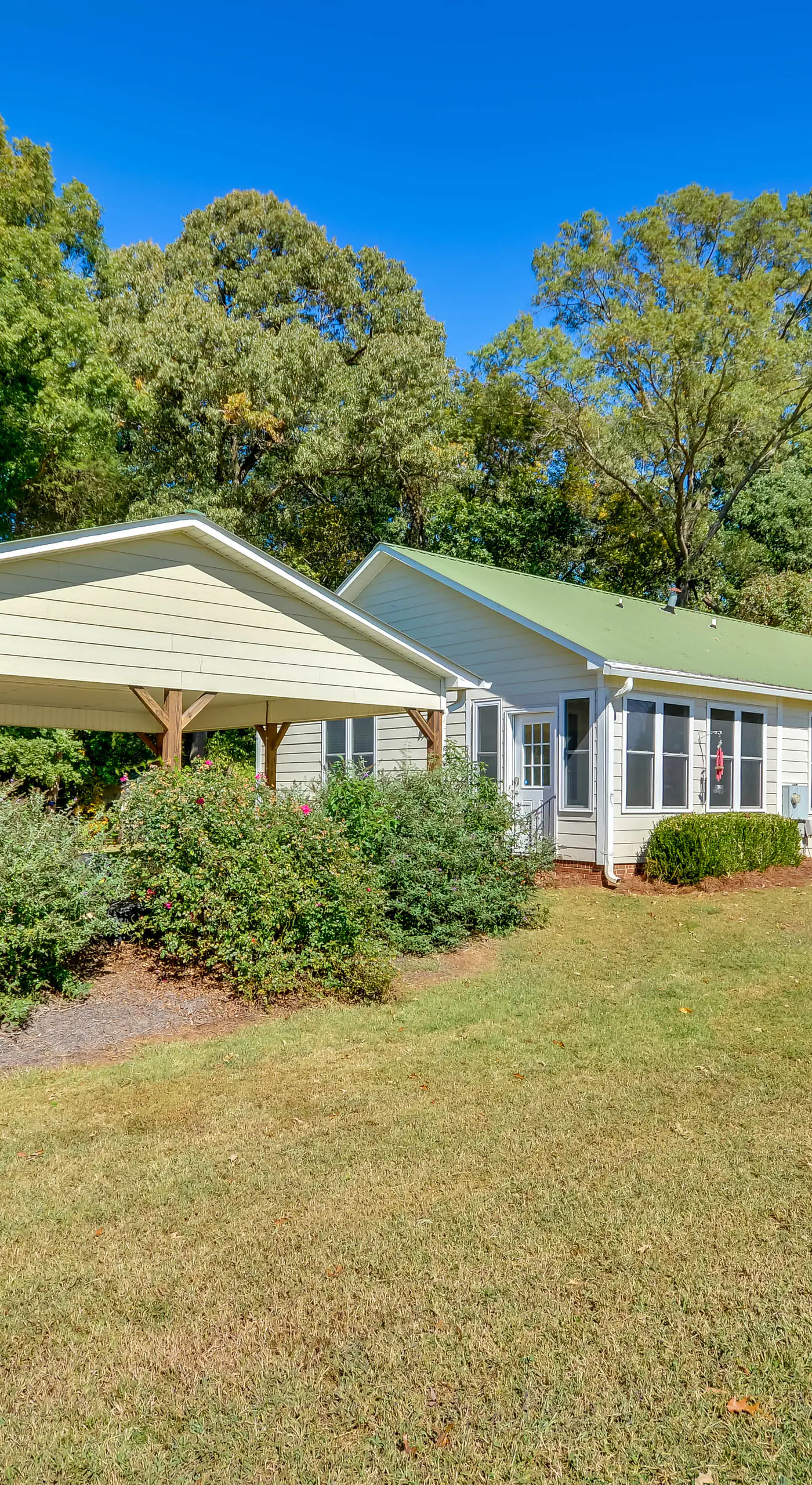 Peaceful & Convenient Country Retreat in Lexington