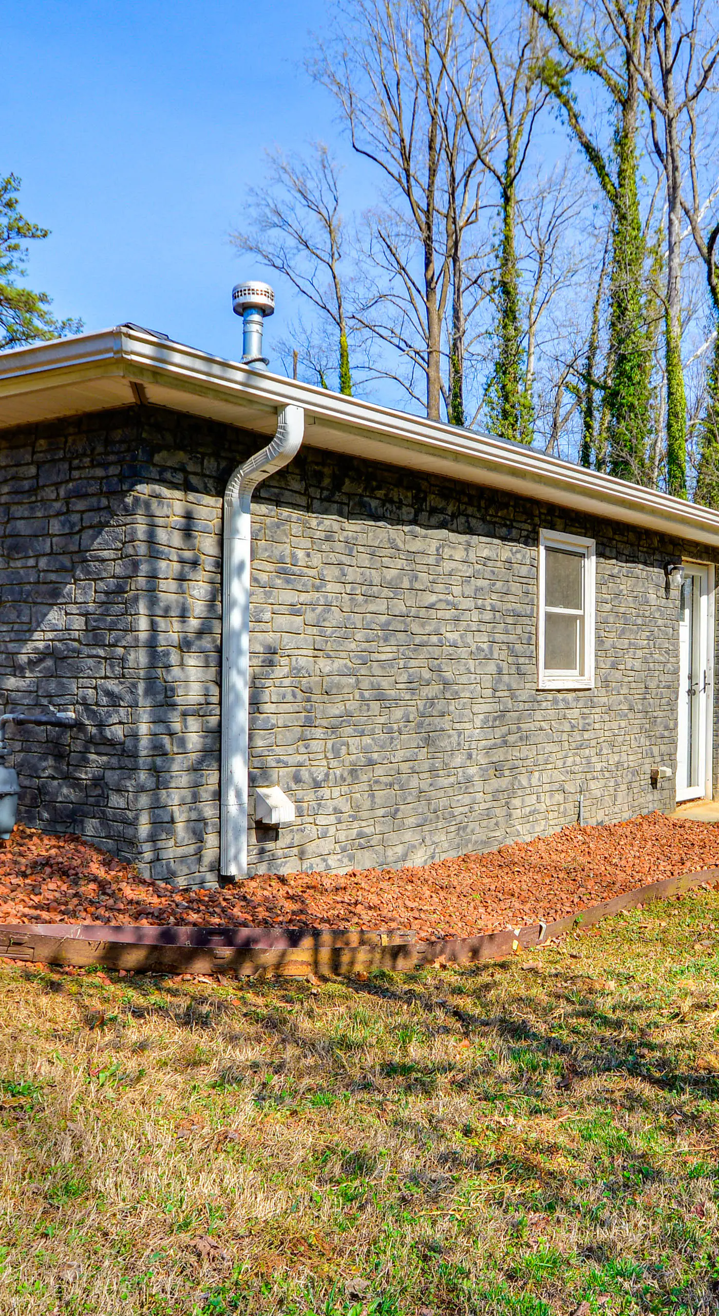 Bring Your Pets! Getaway 1 Mi to Uptown Lexington