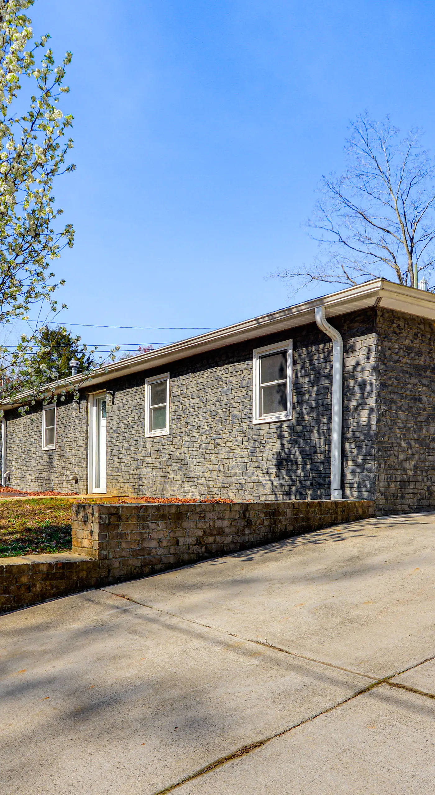 Bring Your Pets! Getaway 1 Mi to Uptown Lexington