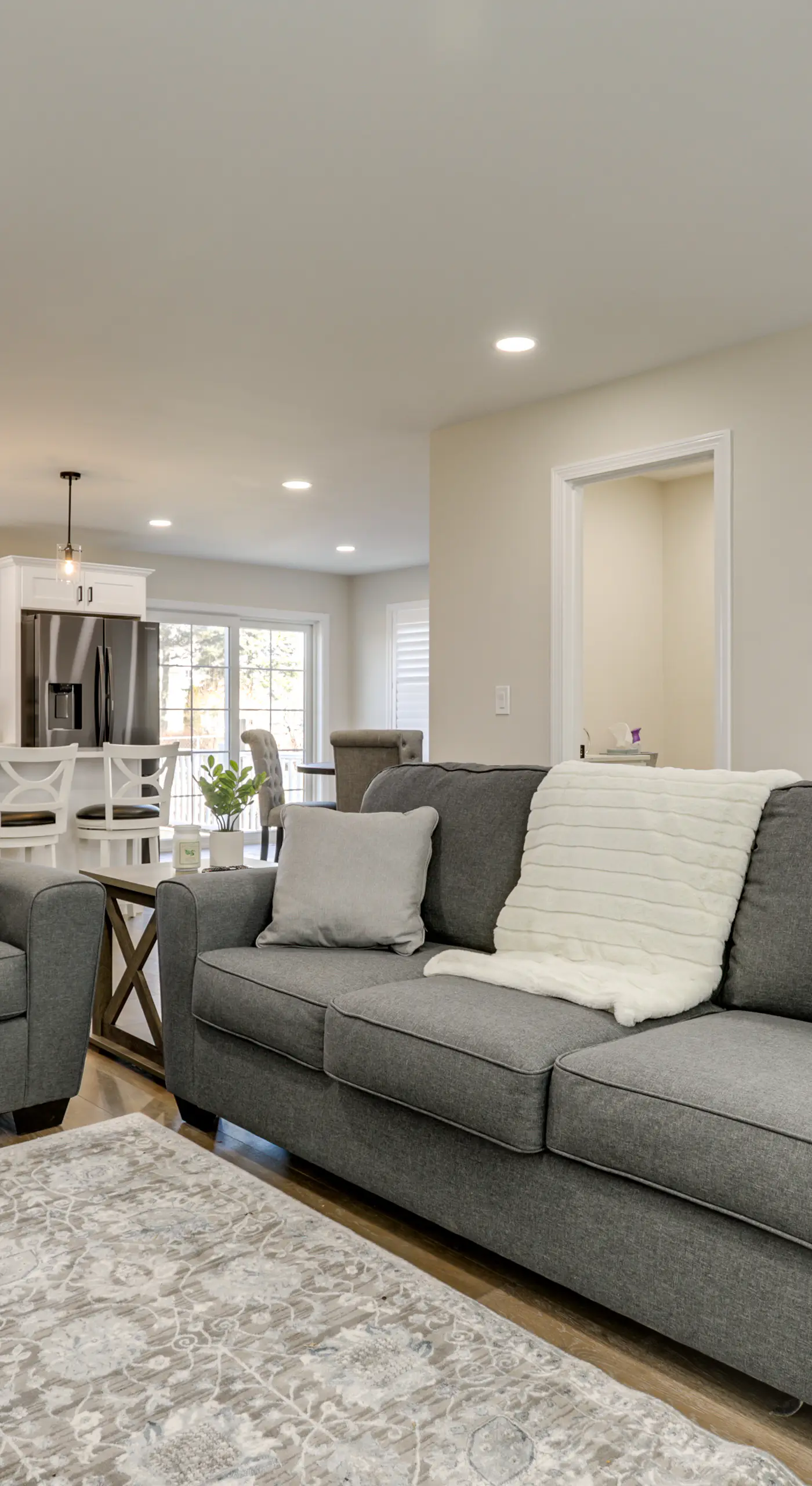 Renovated Family Home on Providence River!