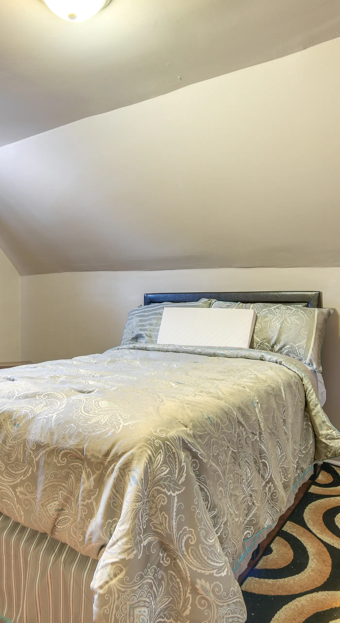 2 Mi to Red Line: Chicago Home Near Sherman Park