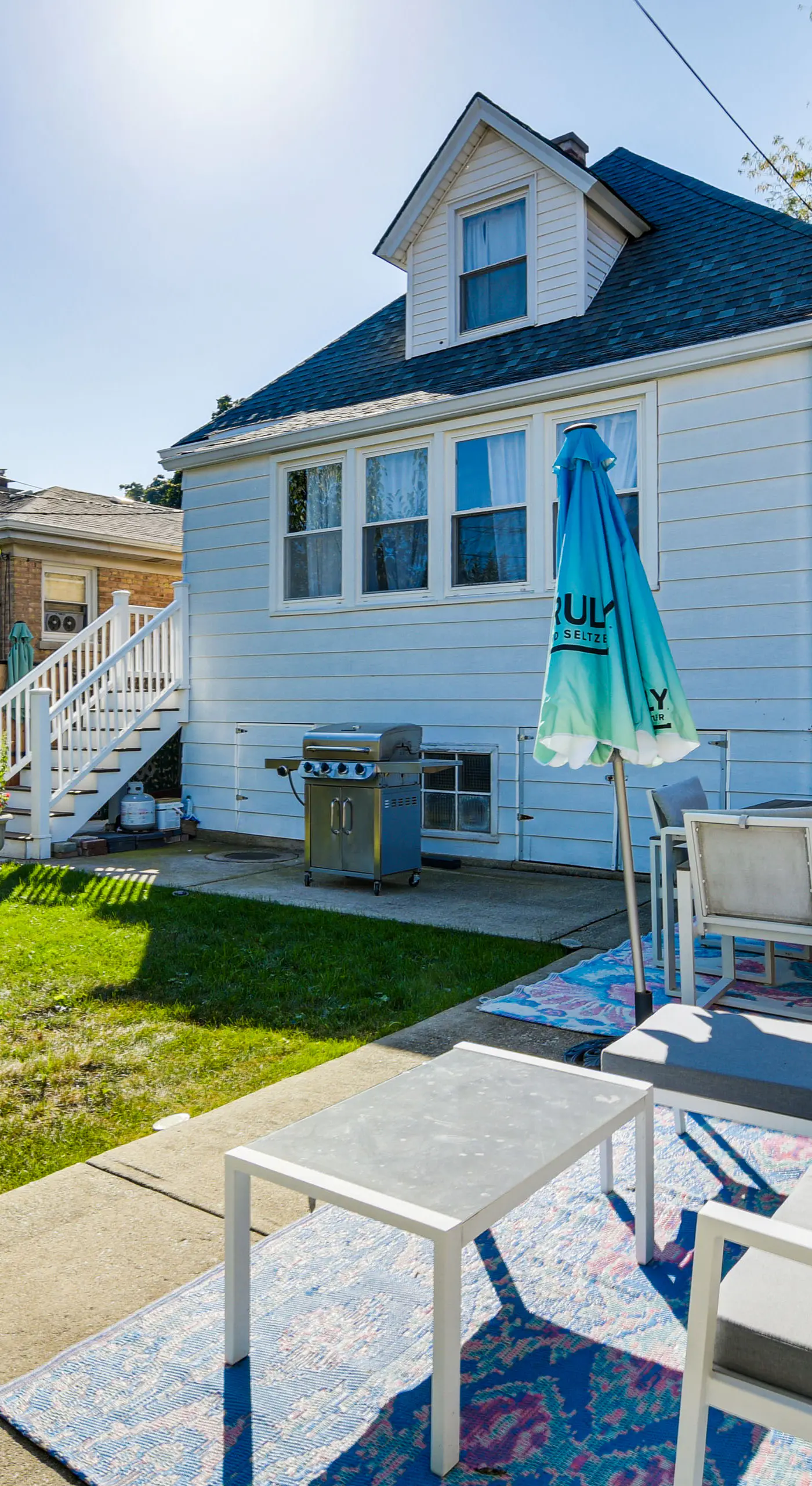 2 Mi to Logan Square: Pet-Friendly Urban Oasis!