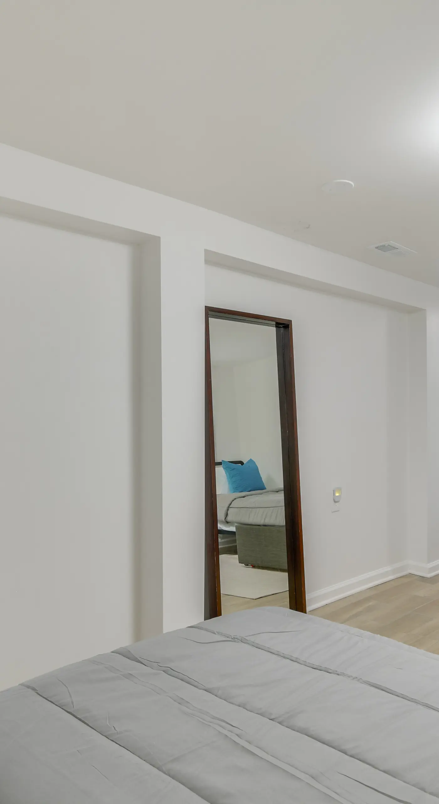 2 Mi to Logan Square: Pet-Friendly Urban Oasis!