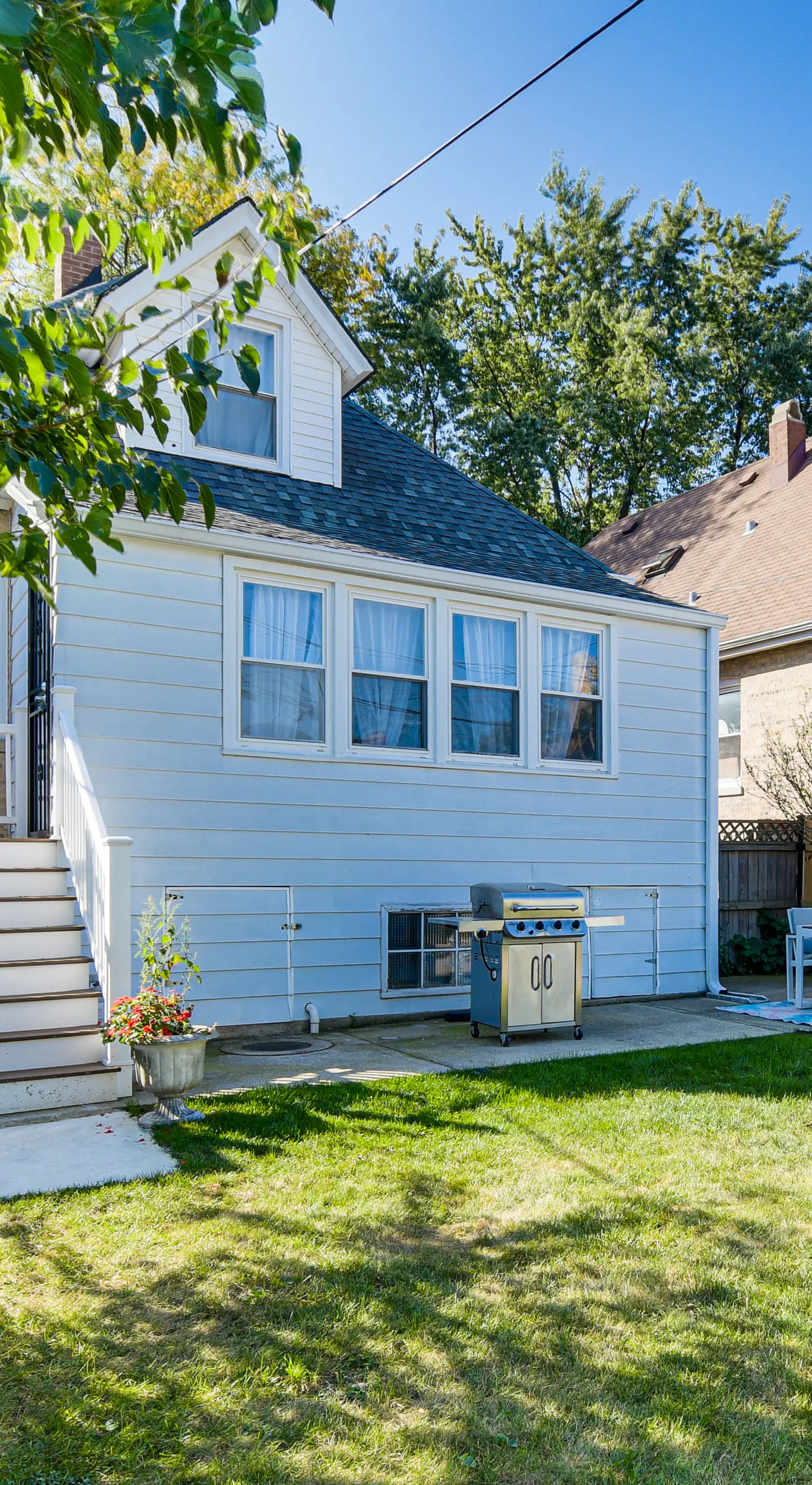 2 Mi to Logan Square: Pet-Friendly Urban Oasis!