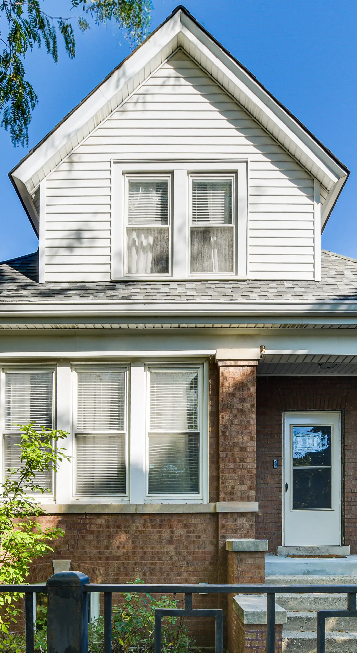 2 Mi to Logan Square: Pet-Friendly Urban Oasis!
