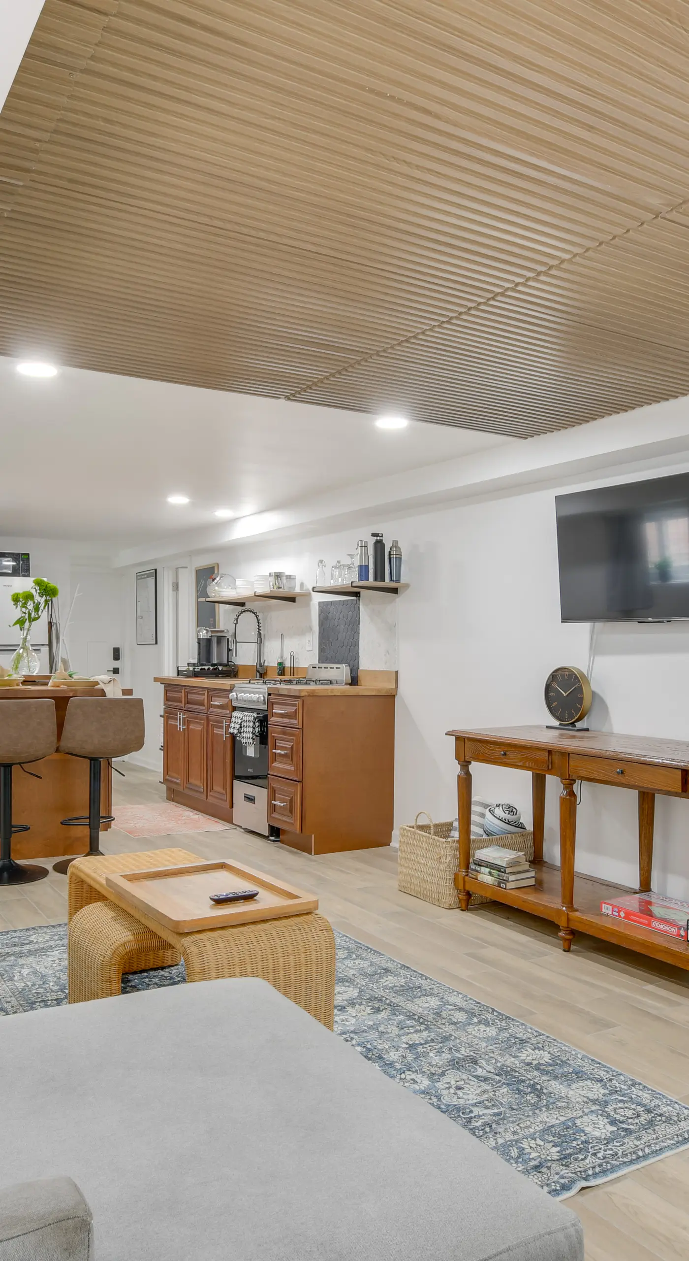2 Mi to Logan Square: Pet-Friendly Urban Oasis!