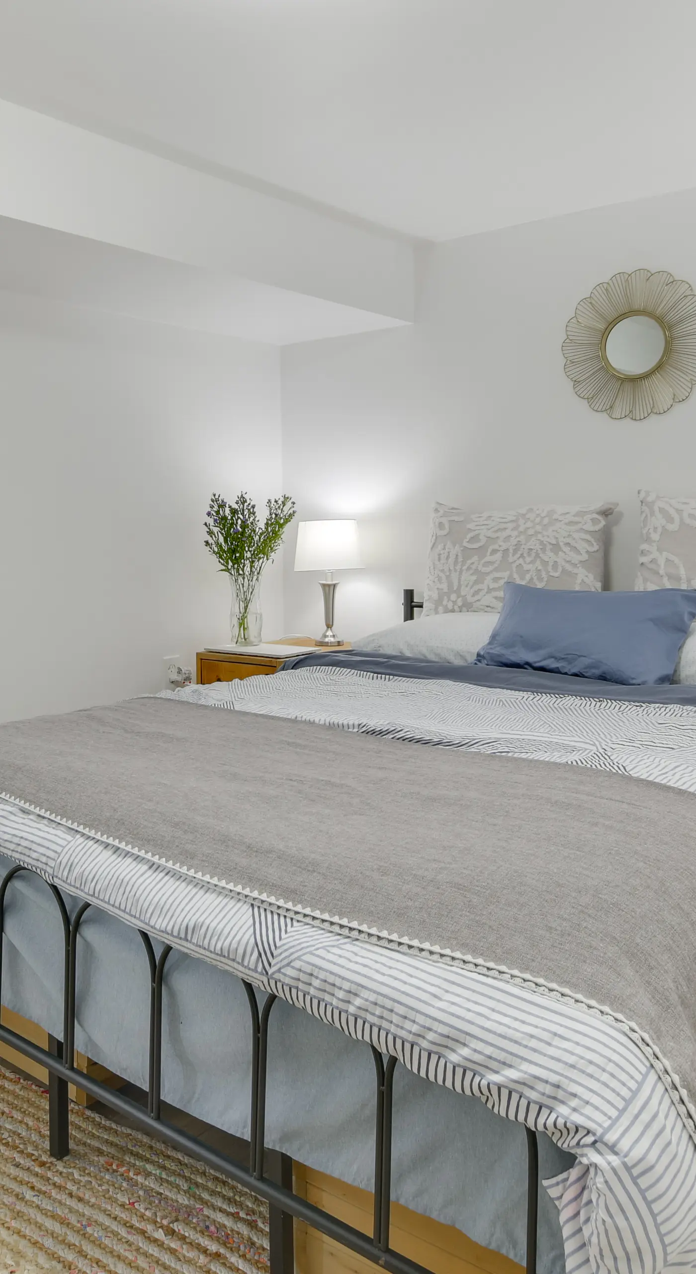 2 Mi to Logan Square: Pet-Friendly Urban Oasis!