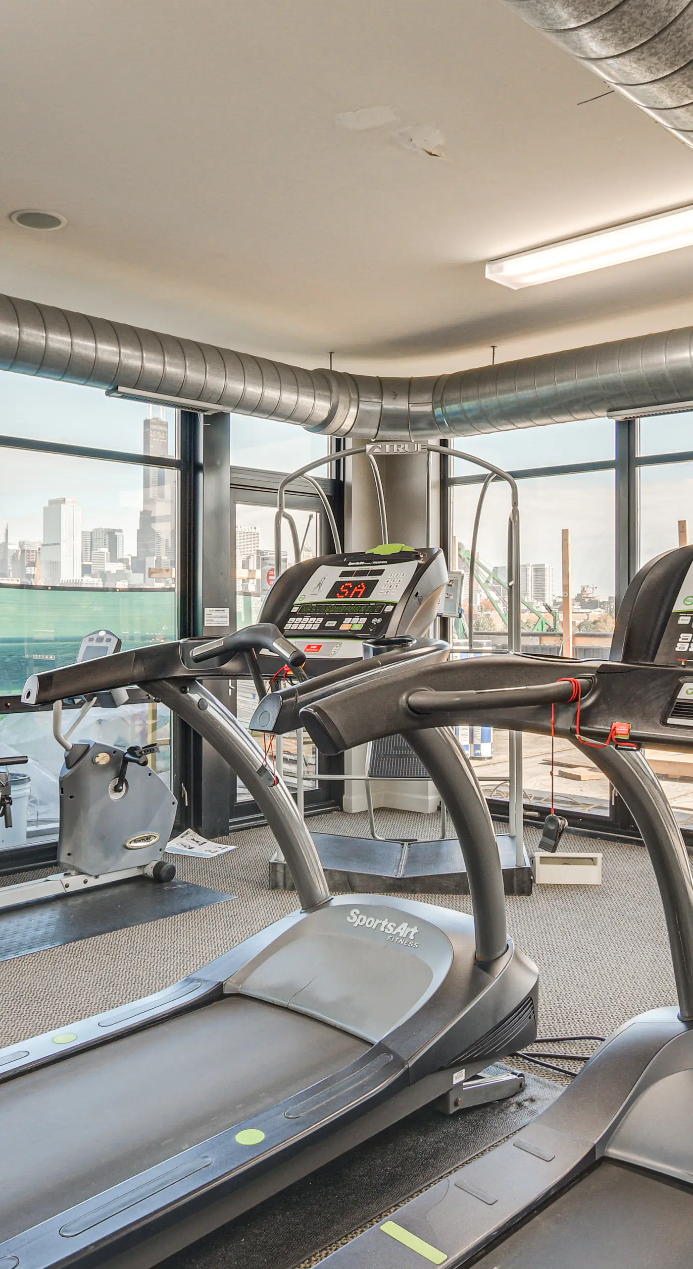 Extended Stay: Walk to UIC Campus & Train!
