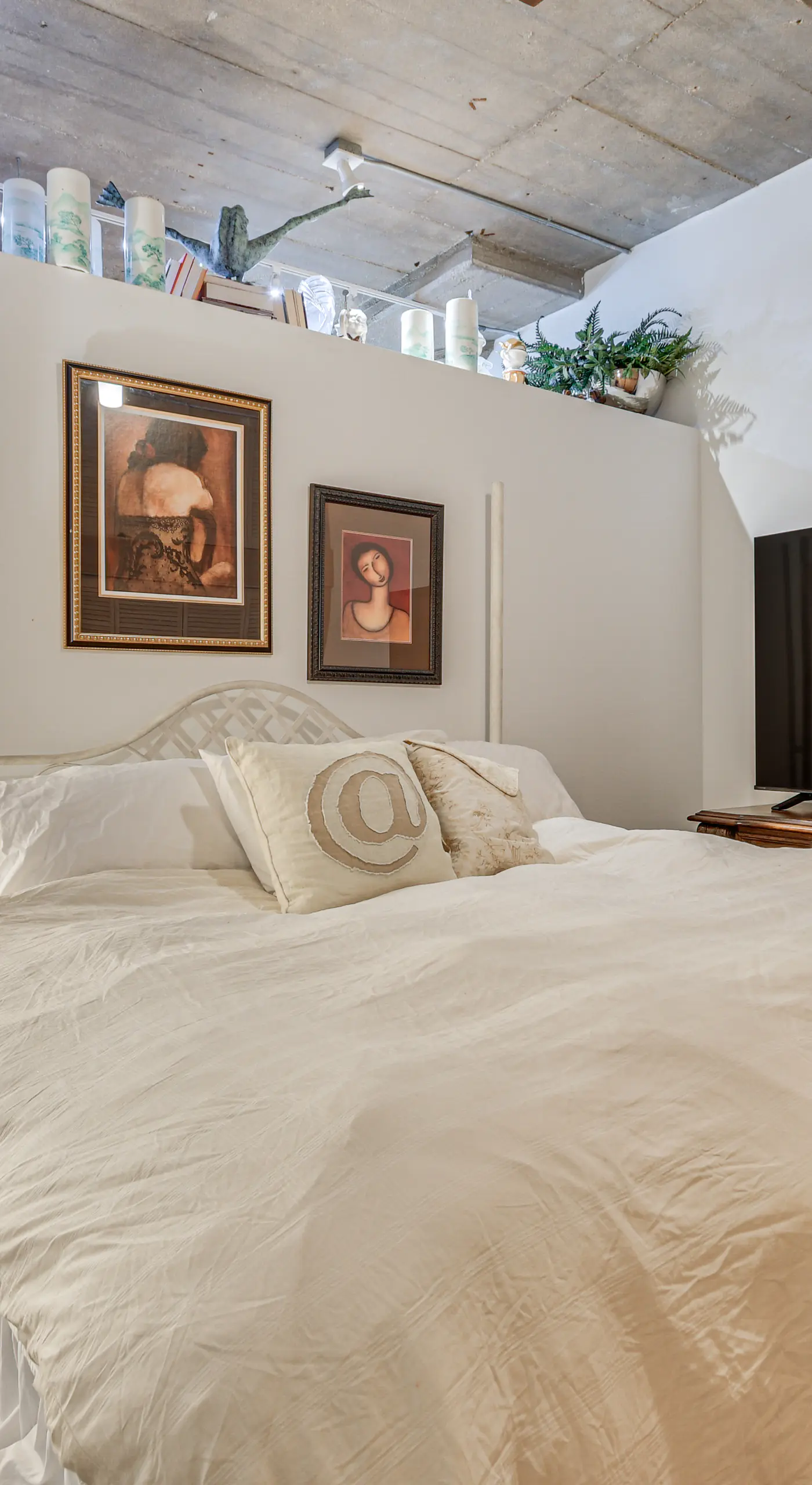 Extended Stay: Walk to UIC Campus & Train!