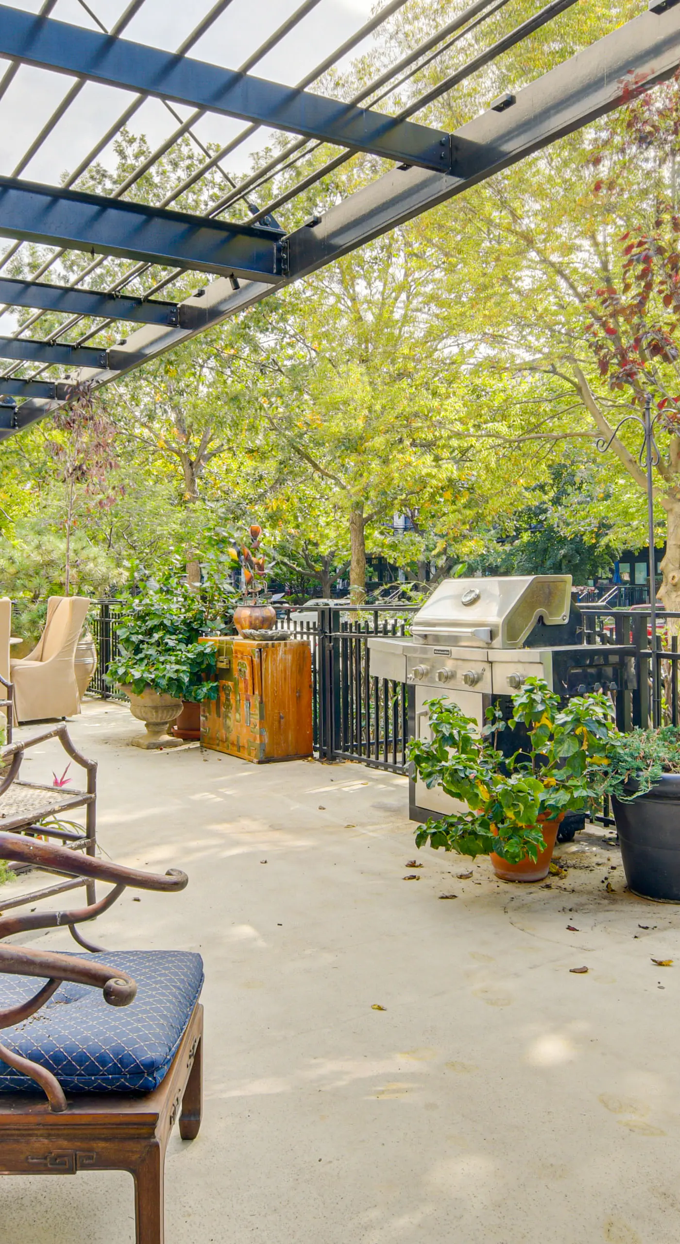 Extended Stay: Walk to UIC Campus & Train!