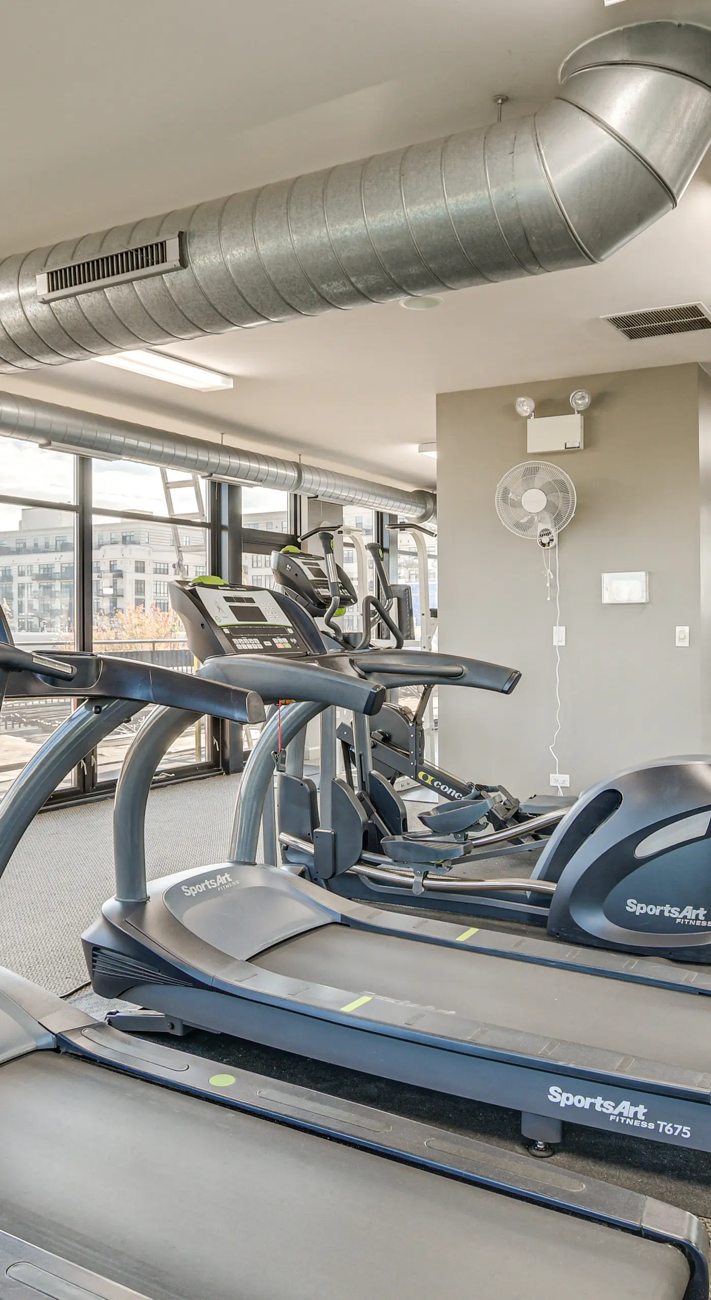 Extended Stay: Walk to UIC Campus & Train!