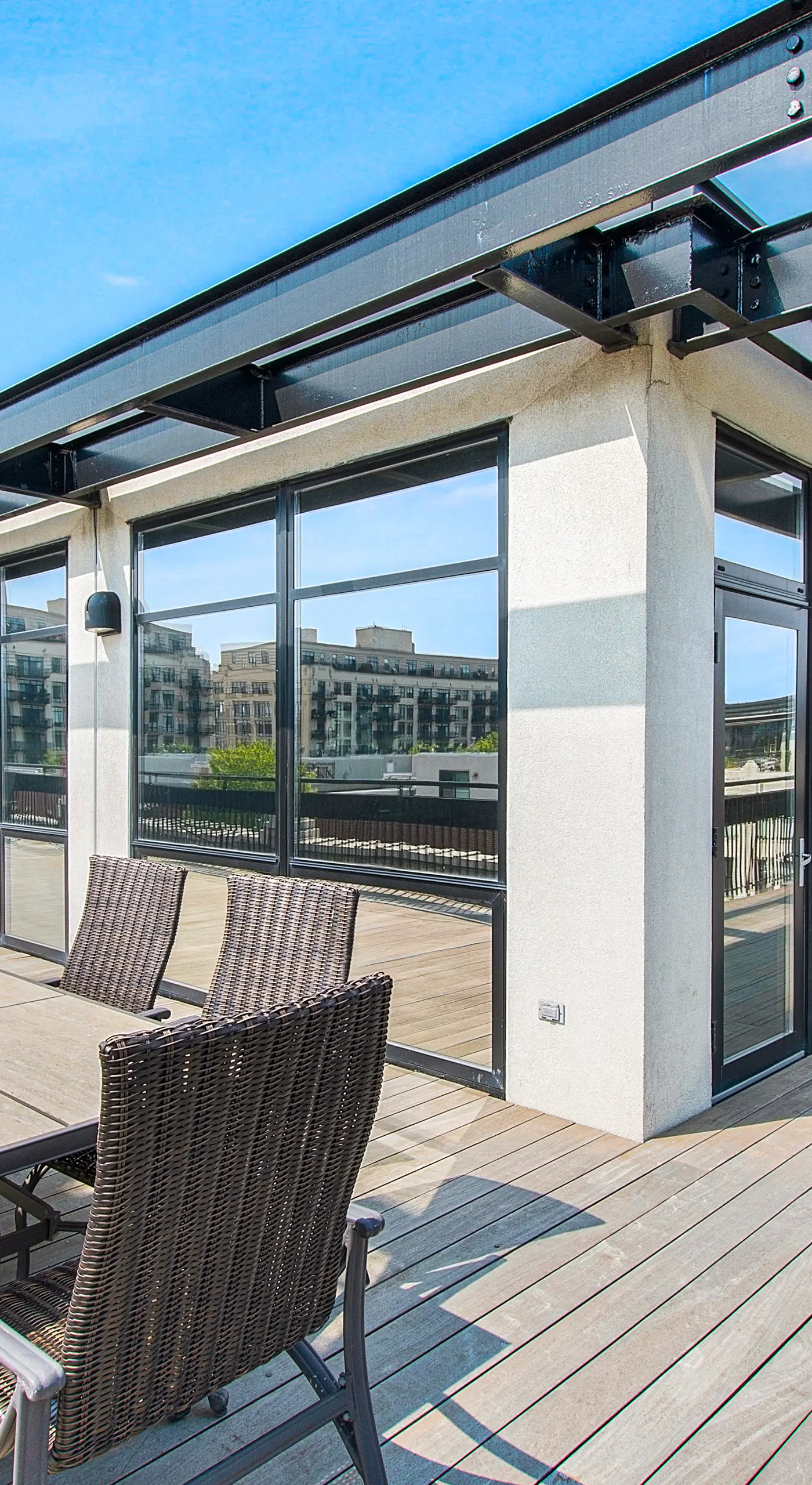 Extended Stay: Walk to UIC Campus & Train!
