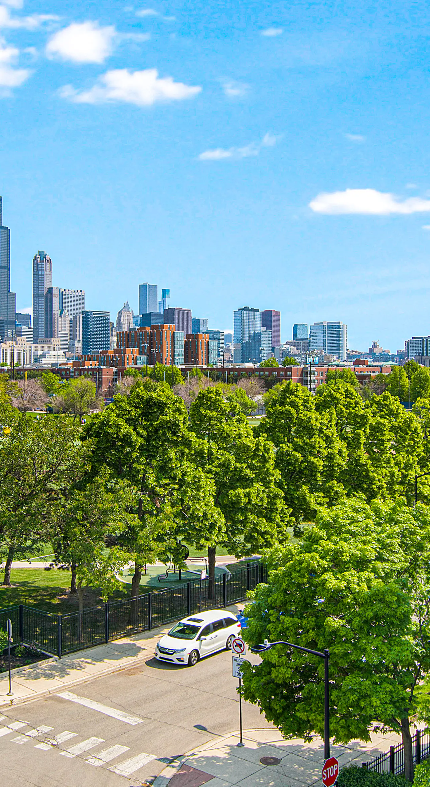 Extended Stay: Walk to UIC Campus & Train!