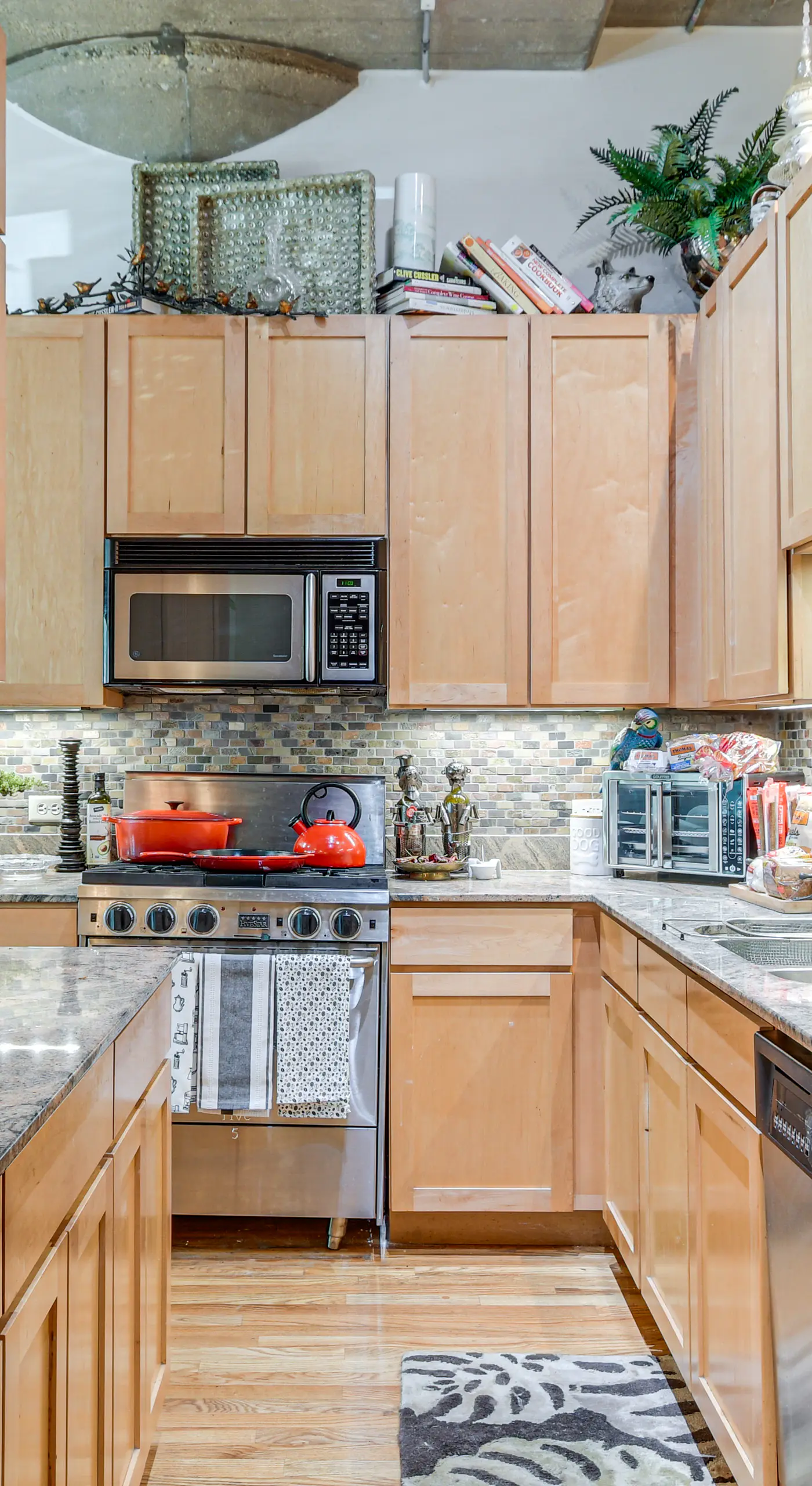 Extended Stay: Walk to UIC Campus & Train!