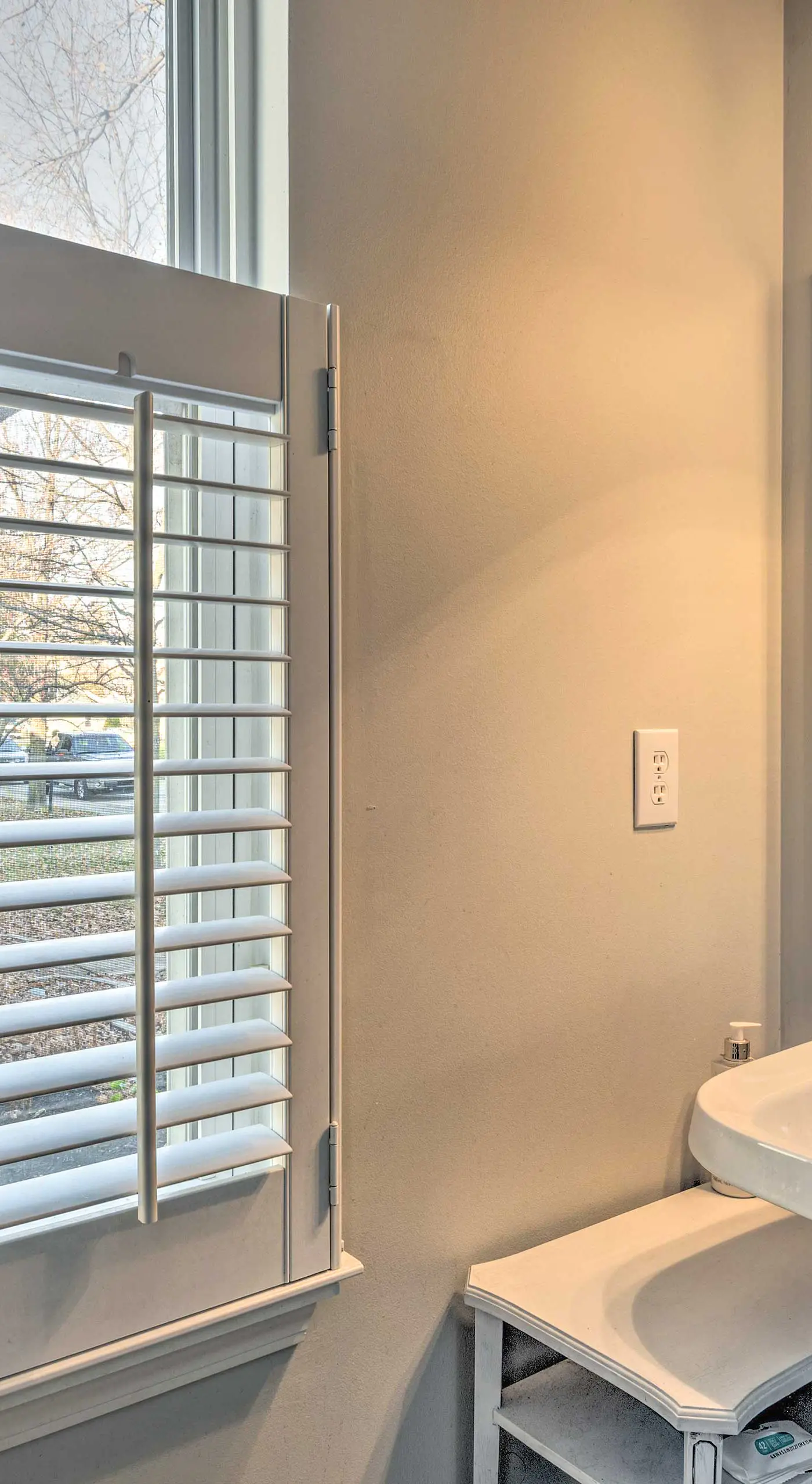 Cozy Indianapolis Home w/ Private Hot Tub!