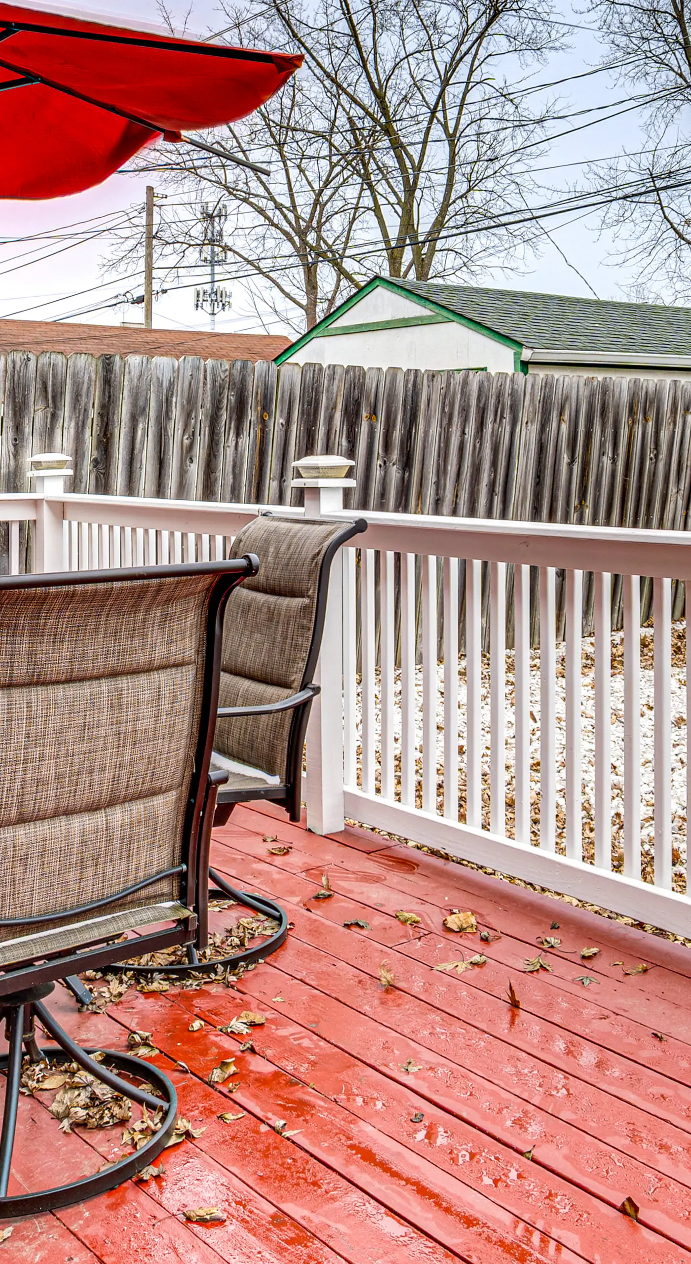 3 Mi to Dtwn Indy: Bright Home w/ Furnished Deck