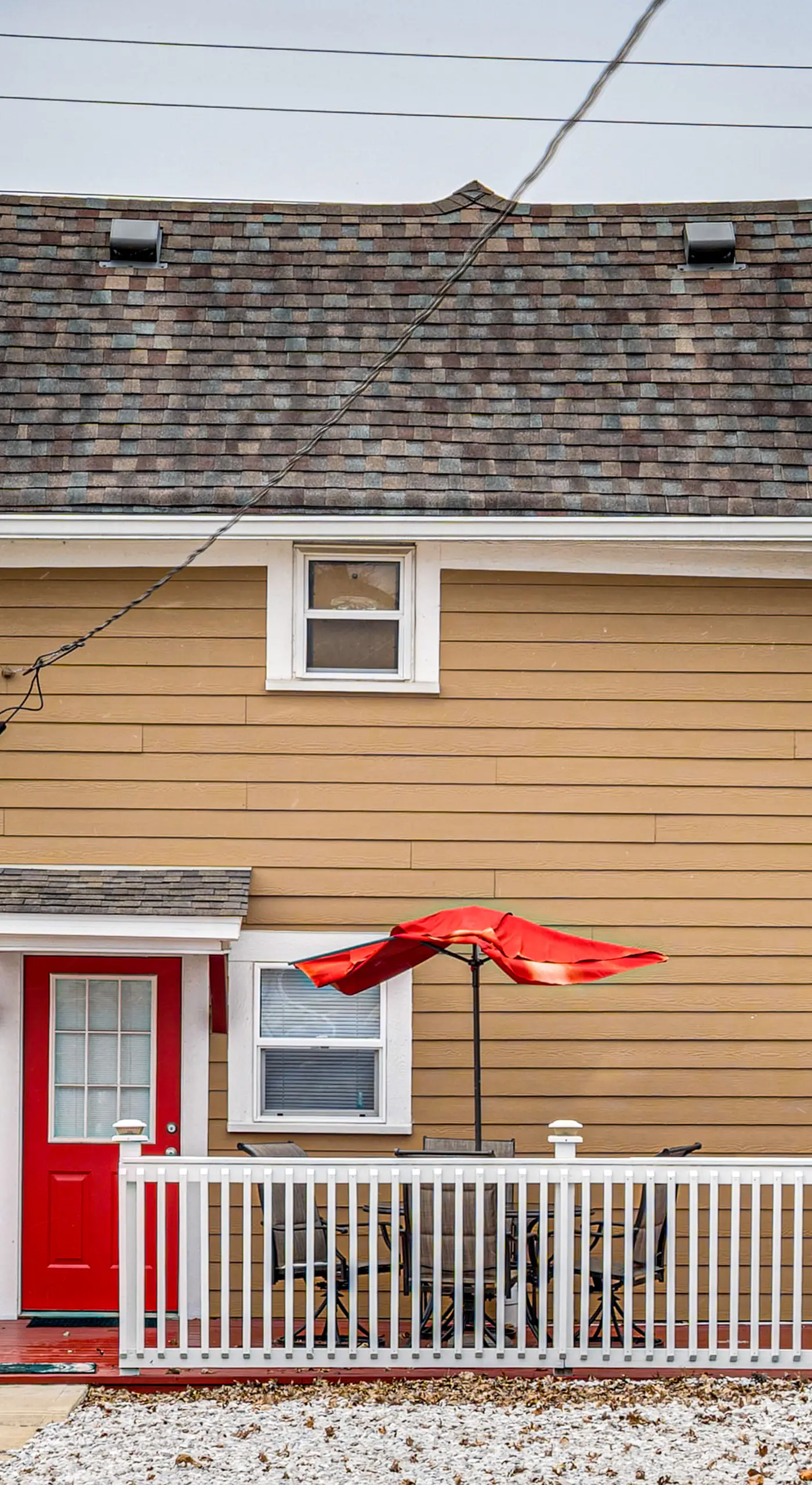 3 Mi to Dtwn Indy: Bright Home w/ Furnished Deck
