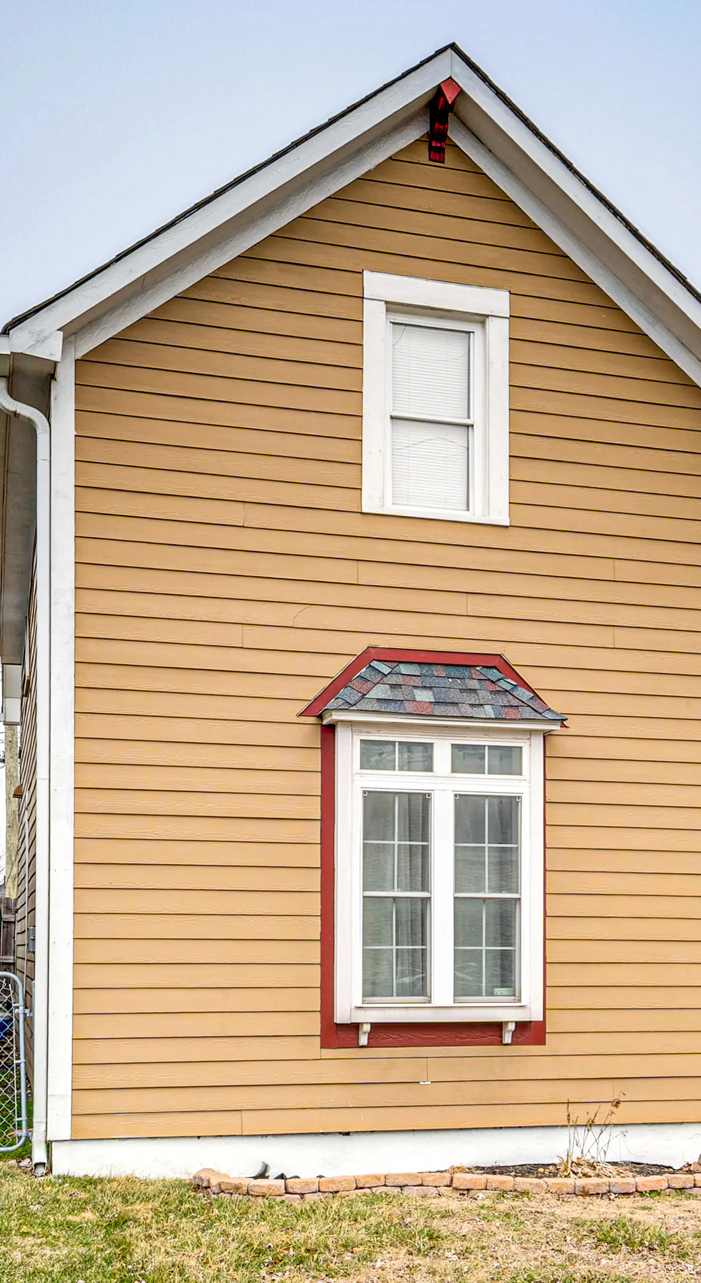 3 Mi to Dtwn Indy: Bright Home w/ Furnished Deck