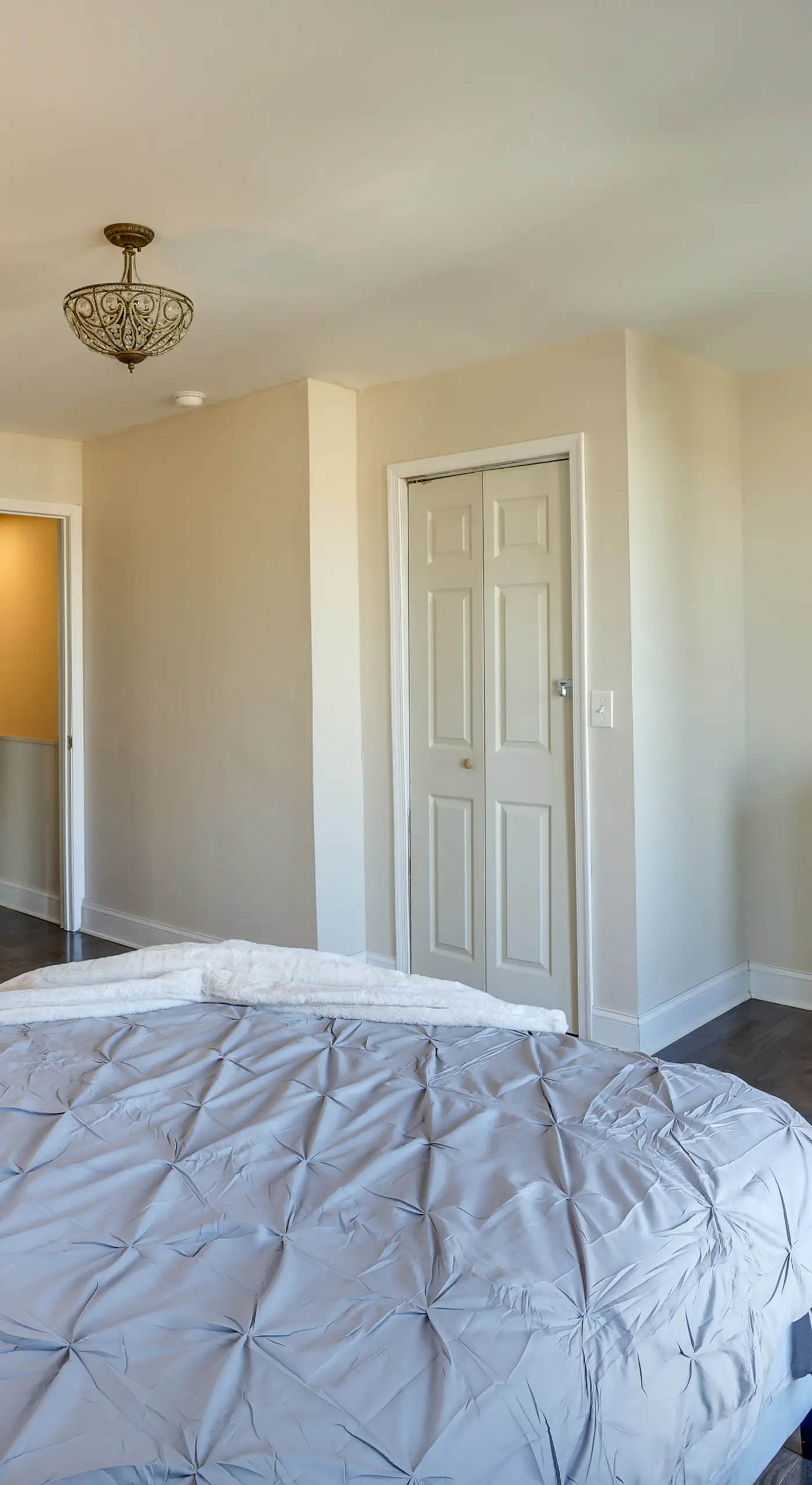 Pet Friendly! 3-Story Home Near Lincoln Financial