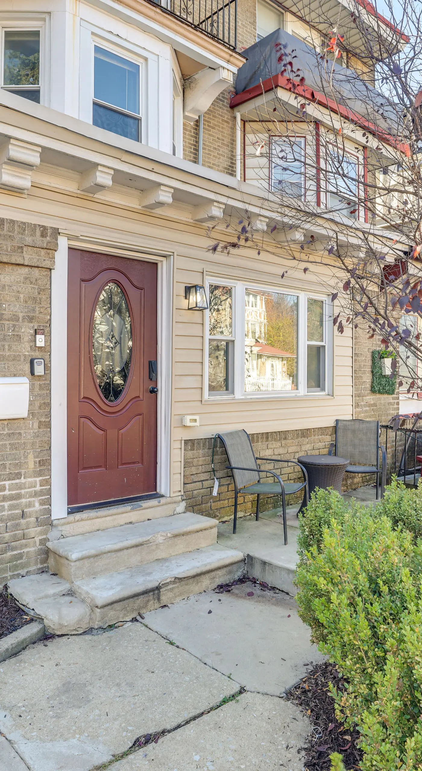 Pet Friendly! 3-Story Home Near Lincoln Financial