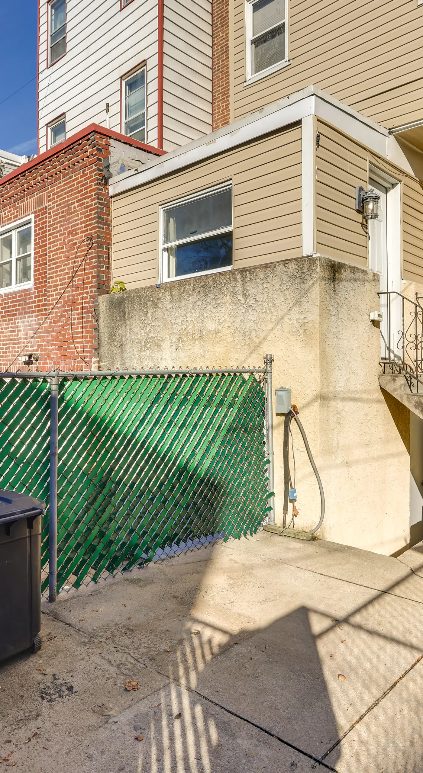 Pet Friendly! 3-Story Home Near Lincoln Financial