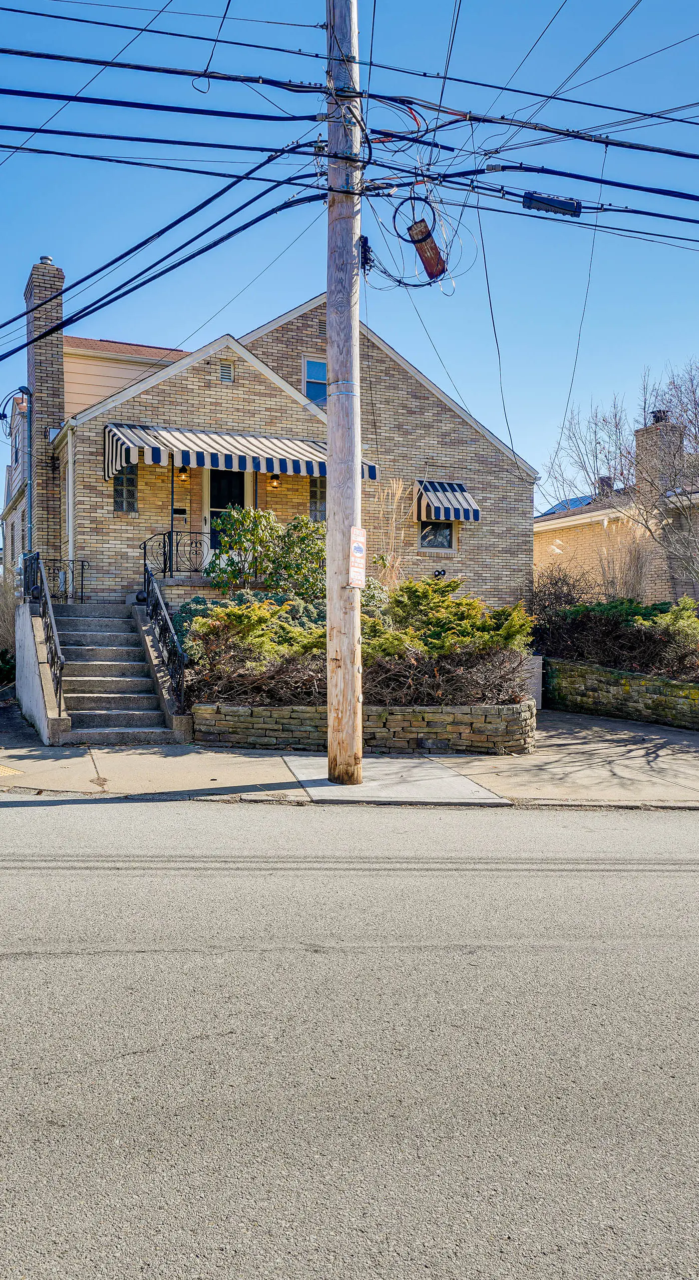 Spacious Pittsburgh Getaway ~ 2 Mi to Downtown!