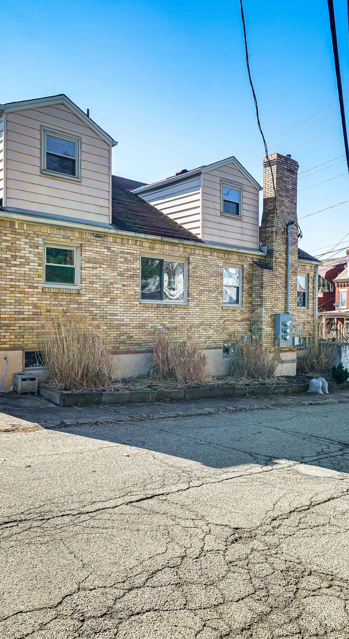 Spacious Pittsburgh Getaway ~ 2 Mi to Downtown!