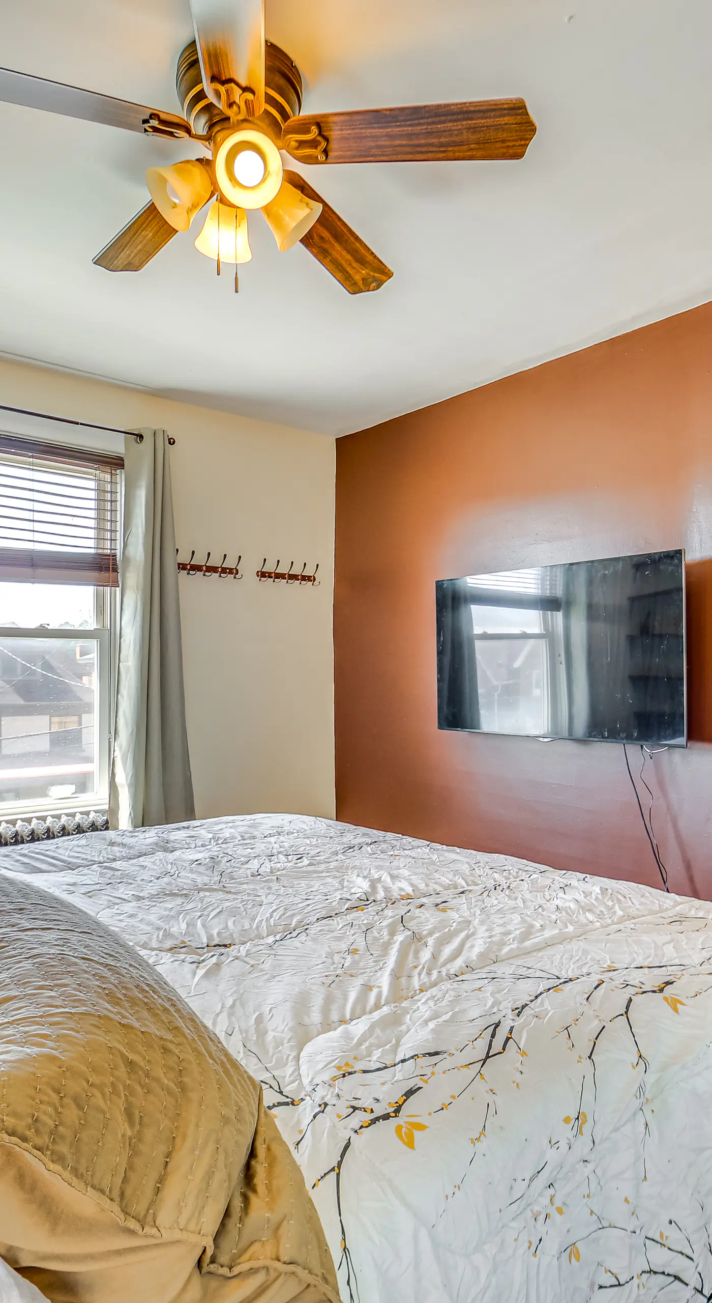 Dog-Friendly Pittsburgh Home, 3 Mi to Downtown!