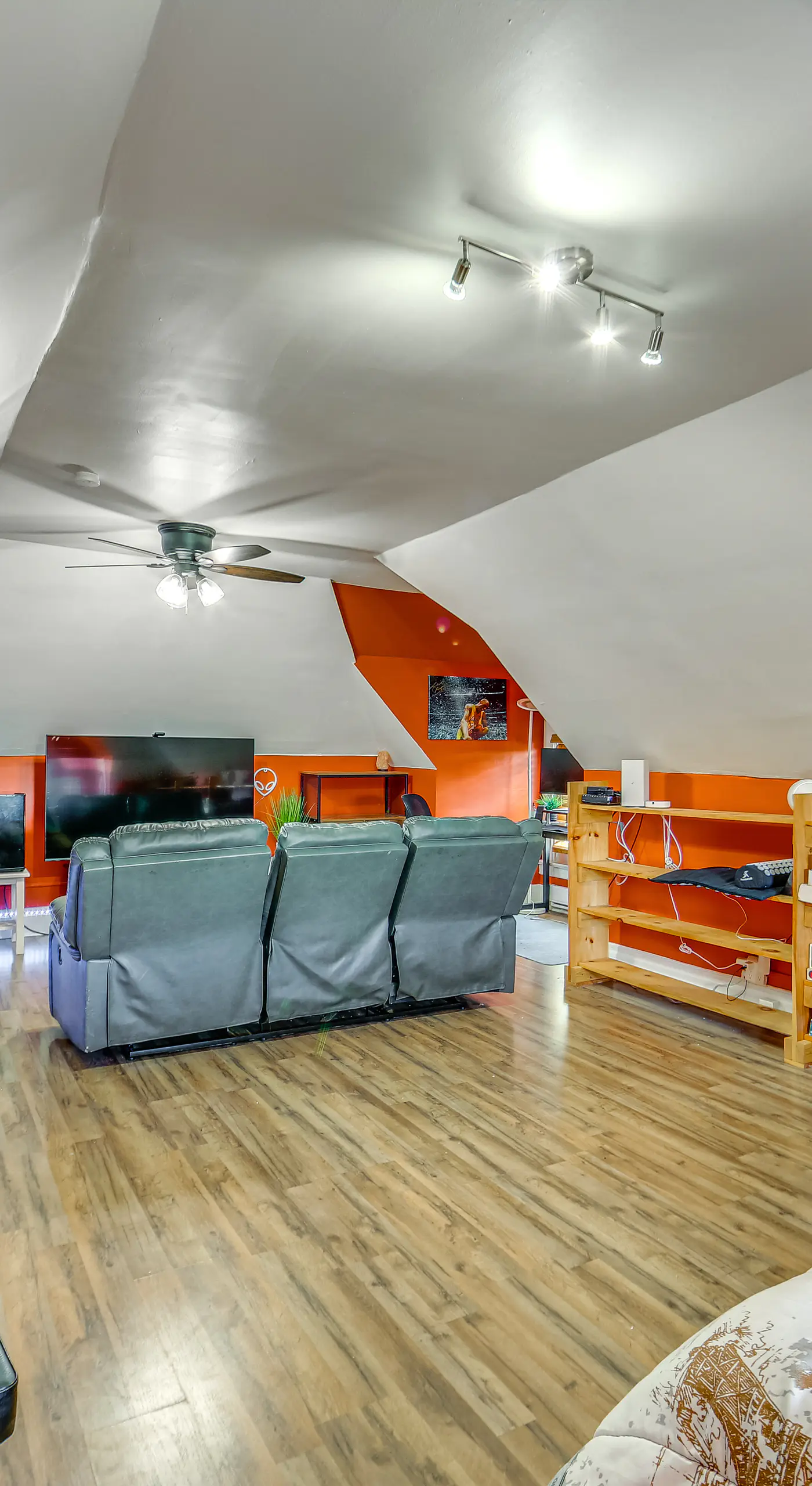 Dog-Friendly Pittsburgh Home, 3 Mi to Downtown!