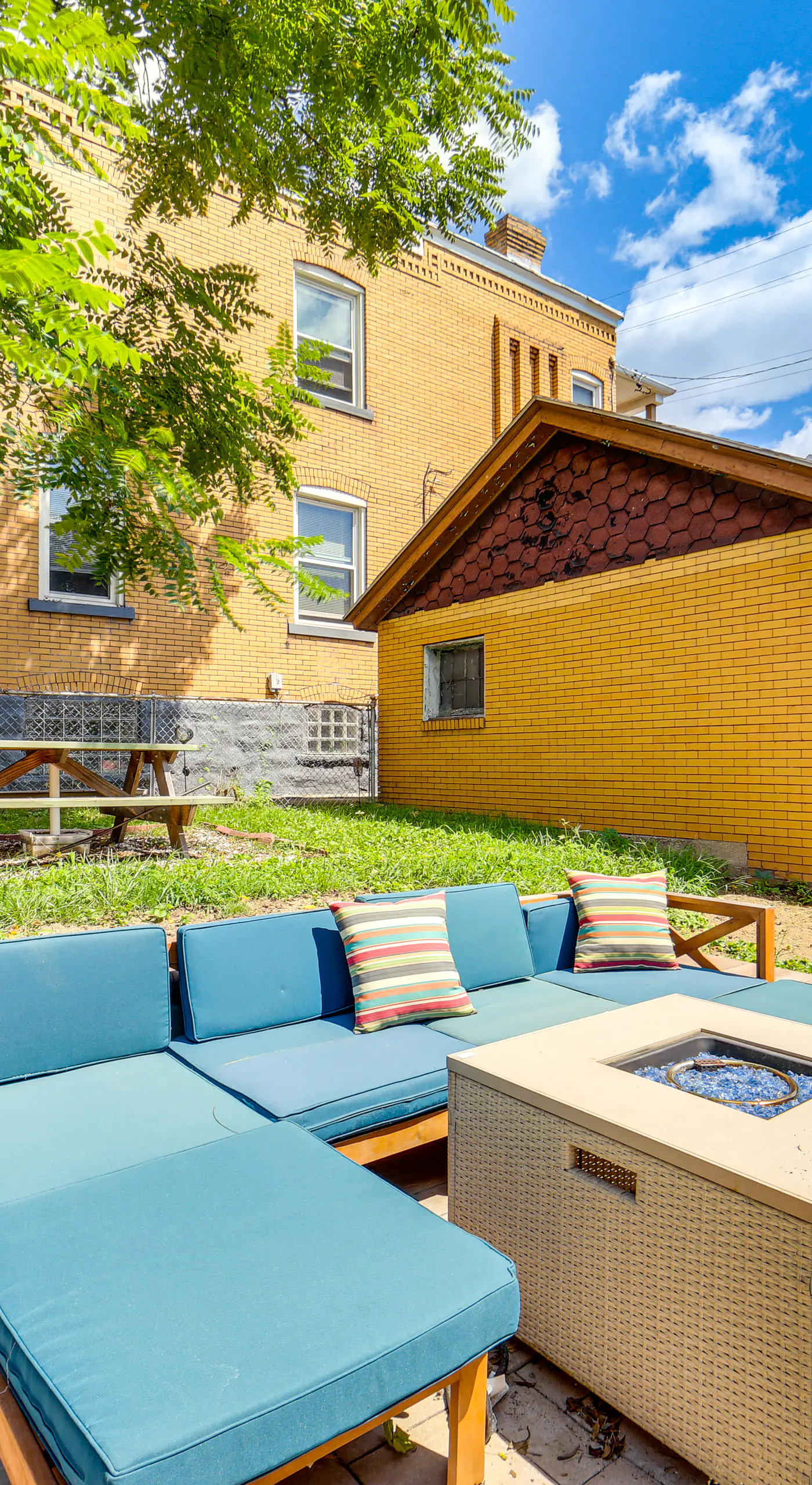 Dog-Friendly Pittsburgh Home, 3 Mi to Downtown!