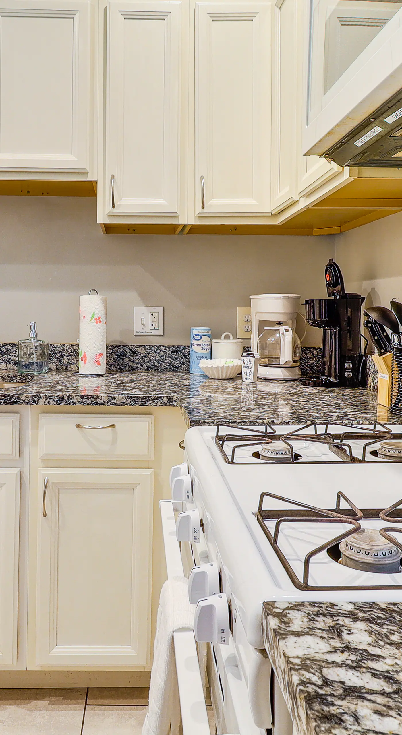 5 Mi to Dtwn Pittsburgh! Pet-Friendly Unit w/ Yard