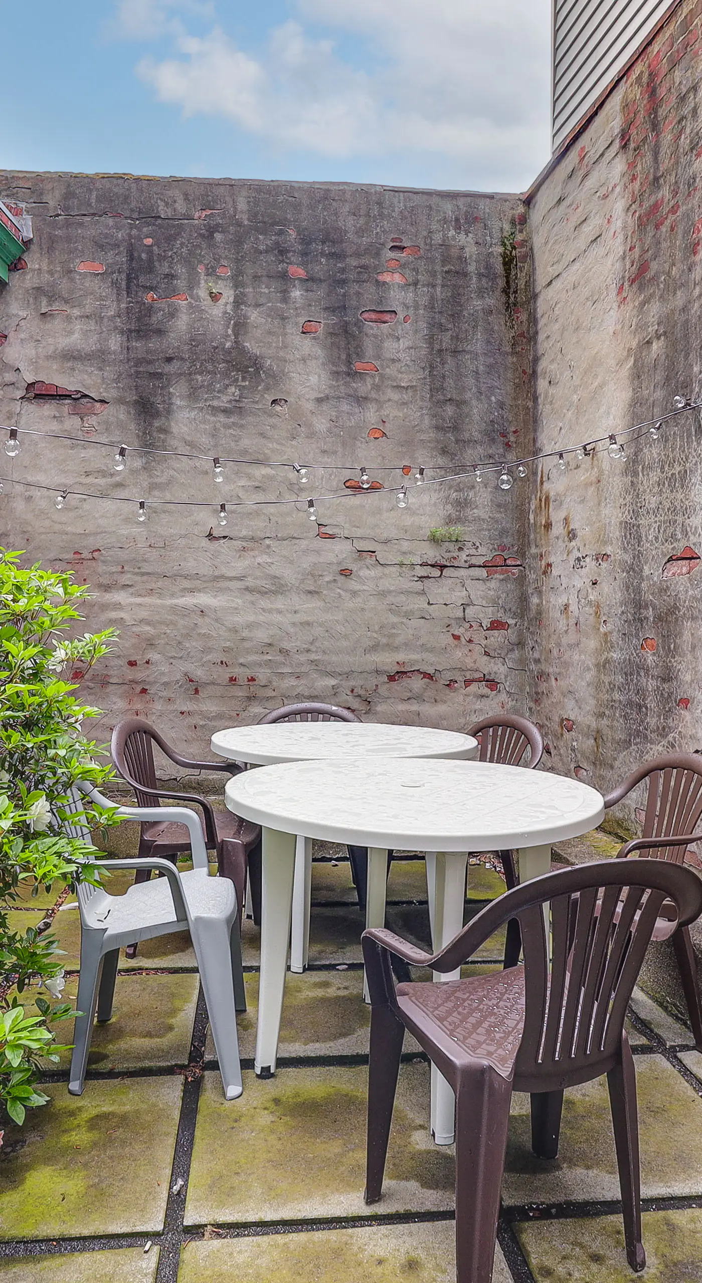 5 Mi to Dtwn Pittsburgh! Pet-Friendly Unit w/ Yard