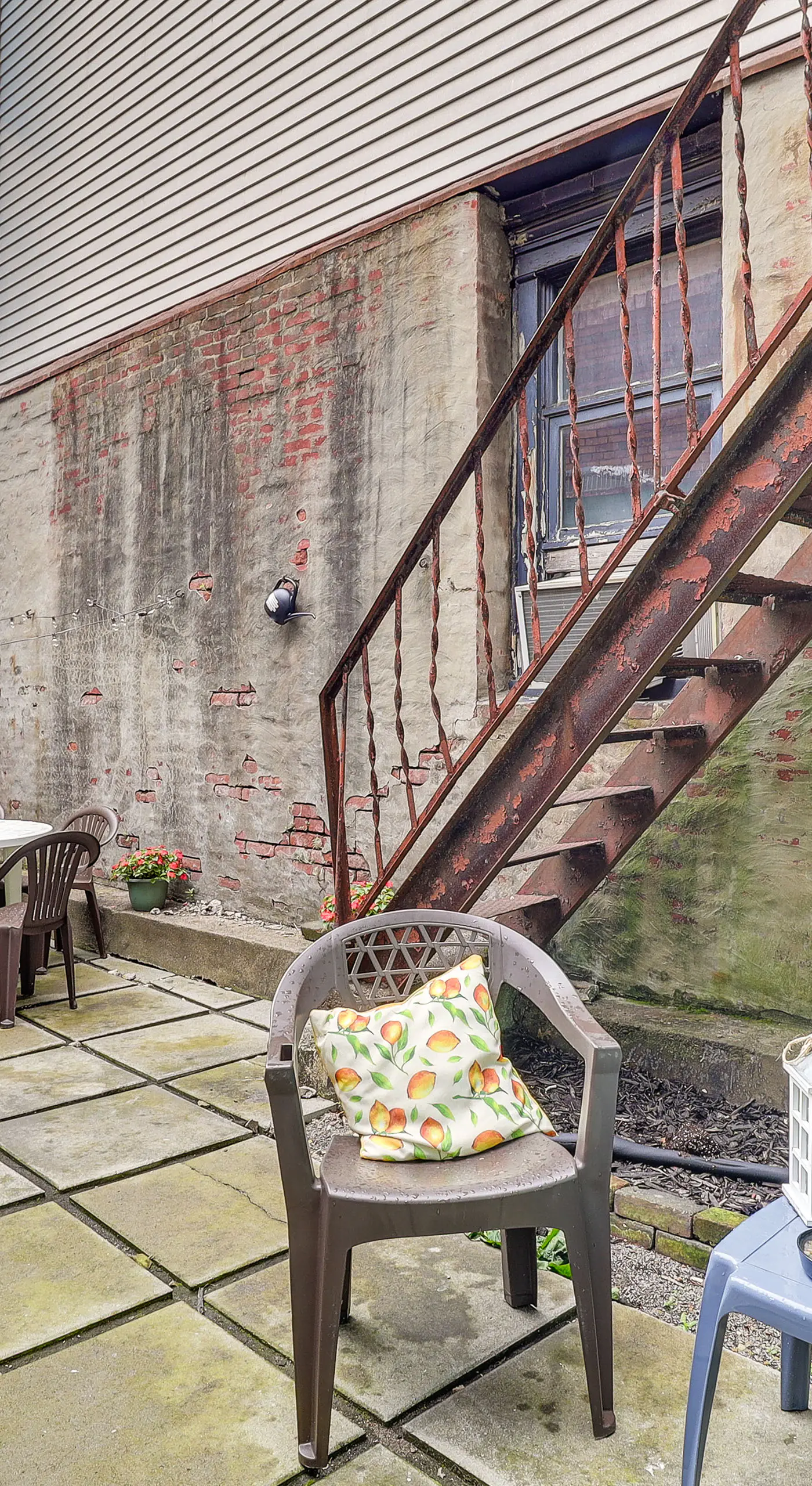 5 Mi to Dtwn Pittsburgh! Pet-Friendly Unit w/ Yard