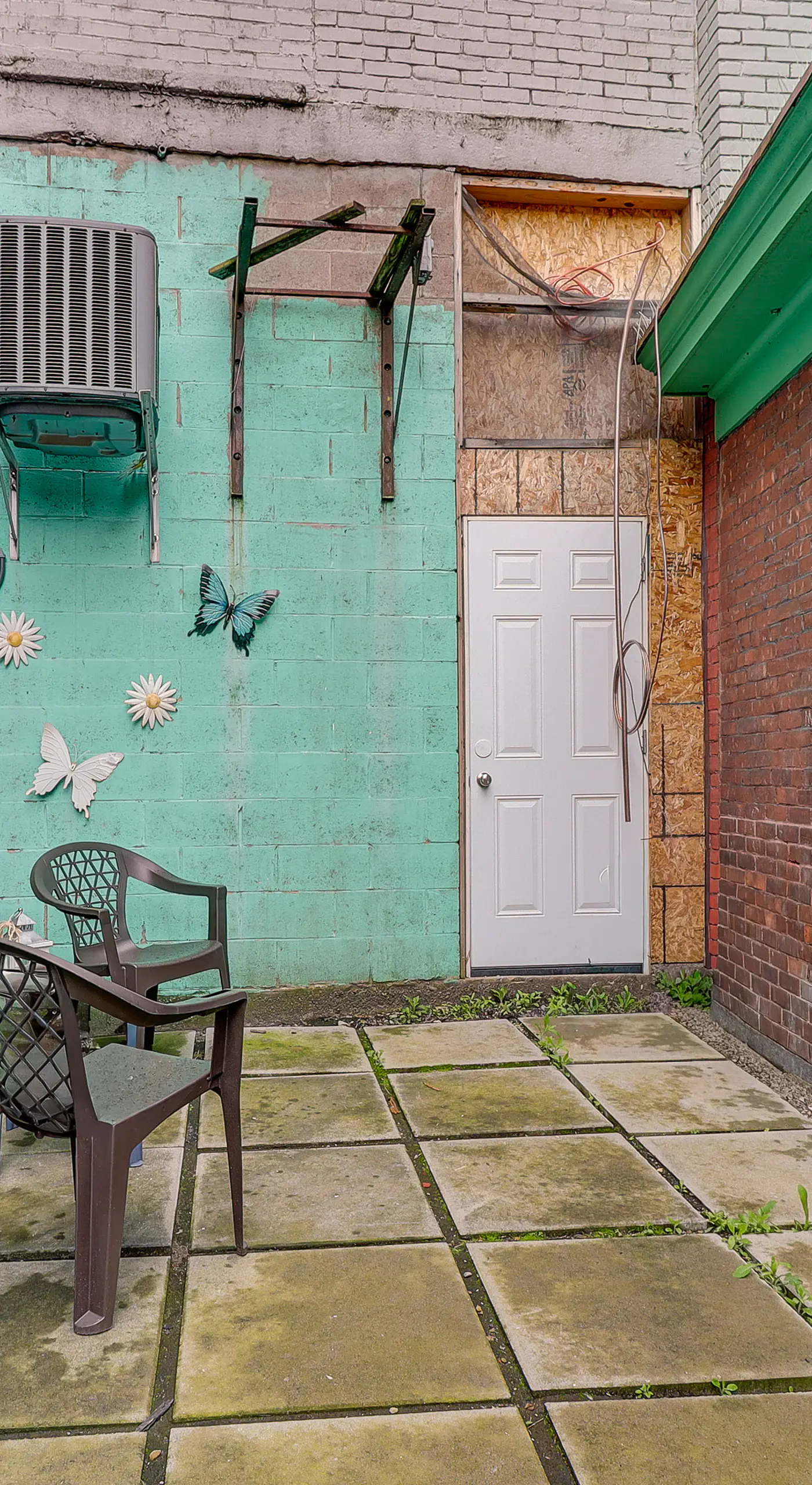 5 Mi to Dtwn Pittsburgh! Pet-Friendly Unit w/ Yard