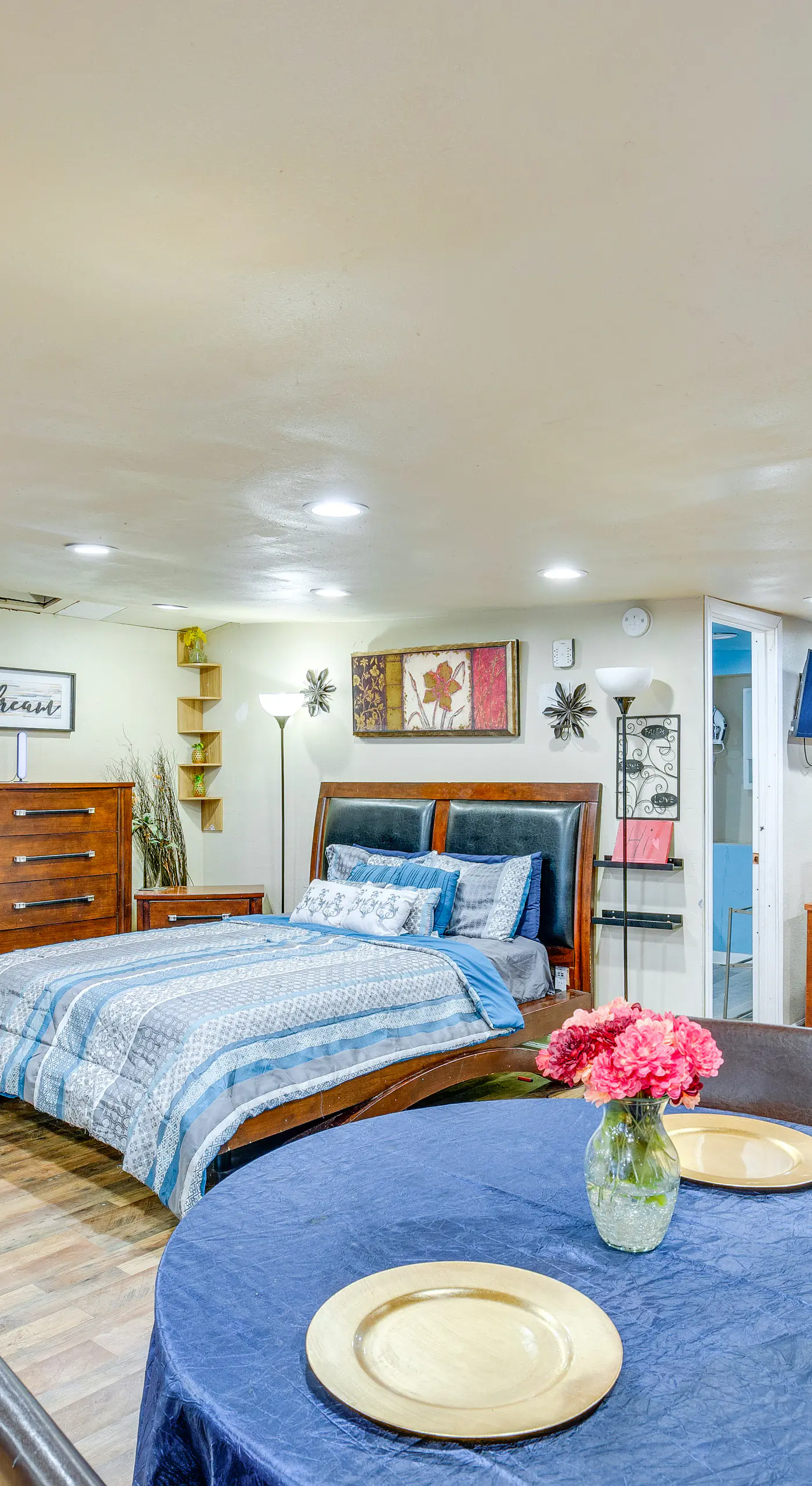Dallas Studio w/ Home Office - 4 Mi to Fair Park!