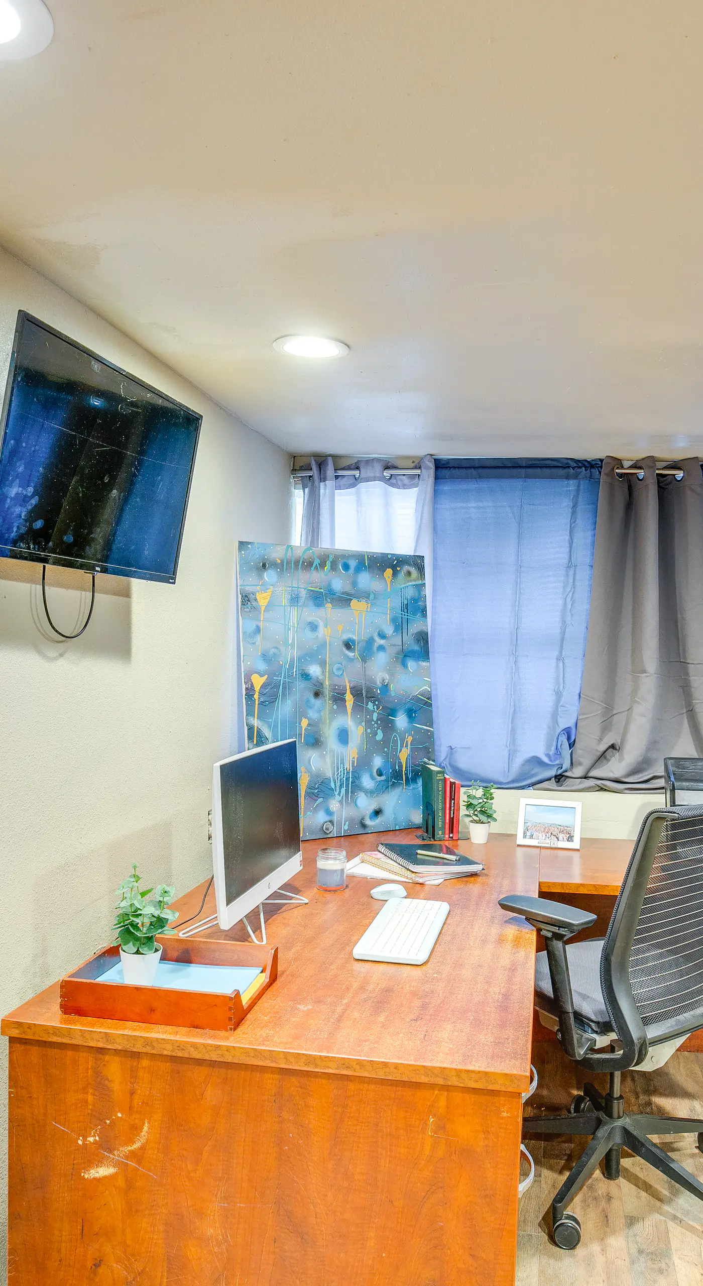 Dallas Studio w/ Home Office - 4 Mi to Fair Park!