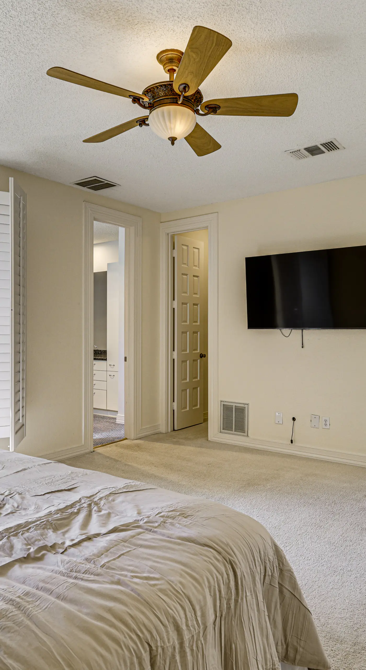 < 2 Mi to Galleria: Spacious Houston Home!