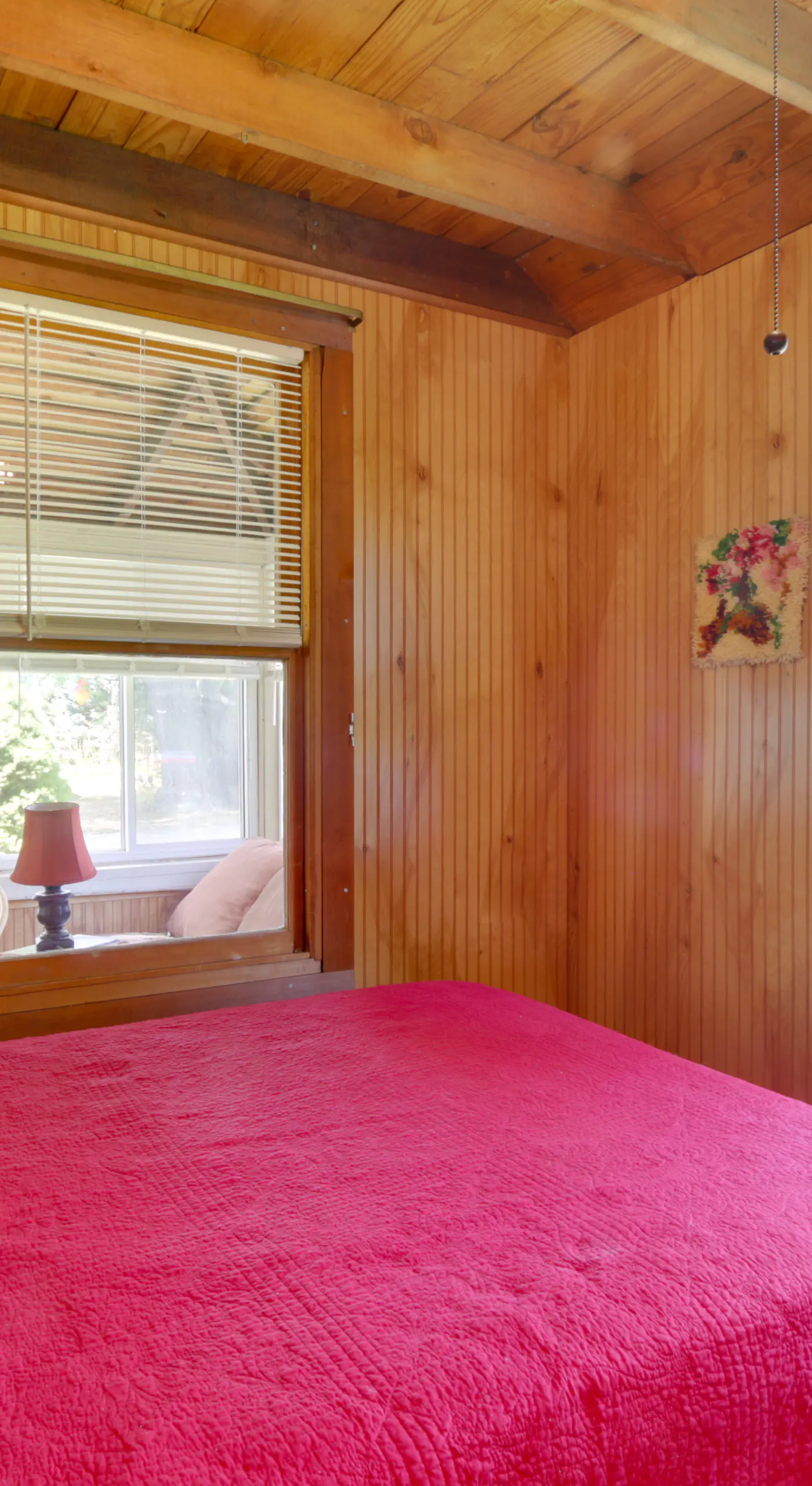 'Grandma's Cottage' w/ Sunroom: Walk to Beach