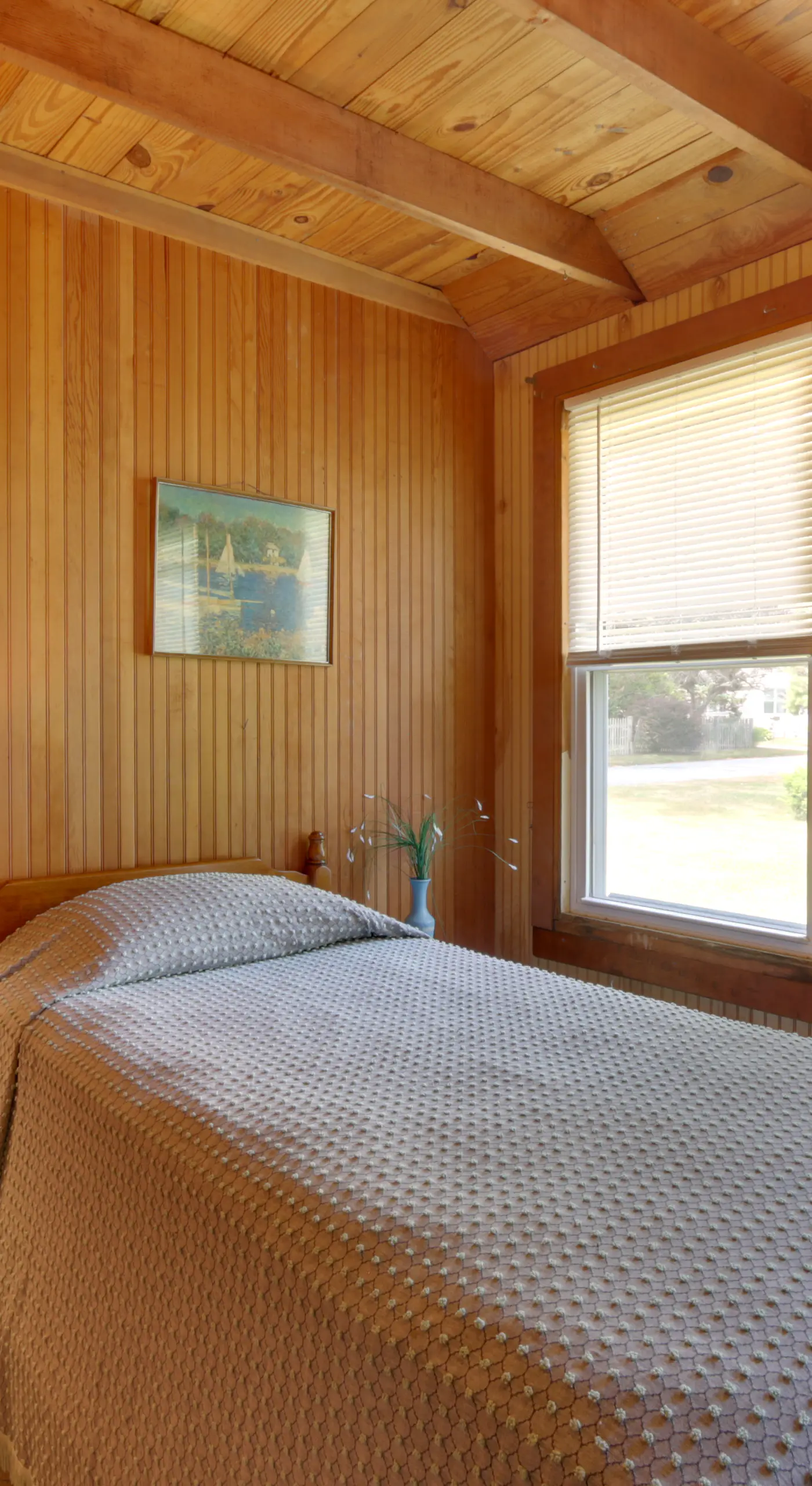 'Grandma's Cottage' w/ Sunroom: Walk to Beach