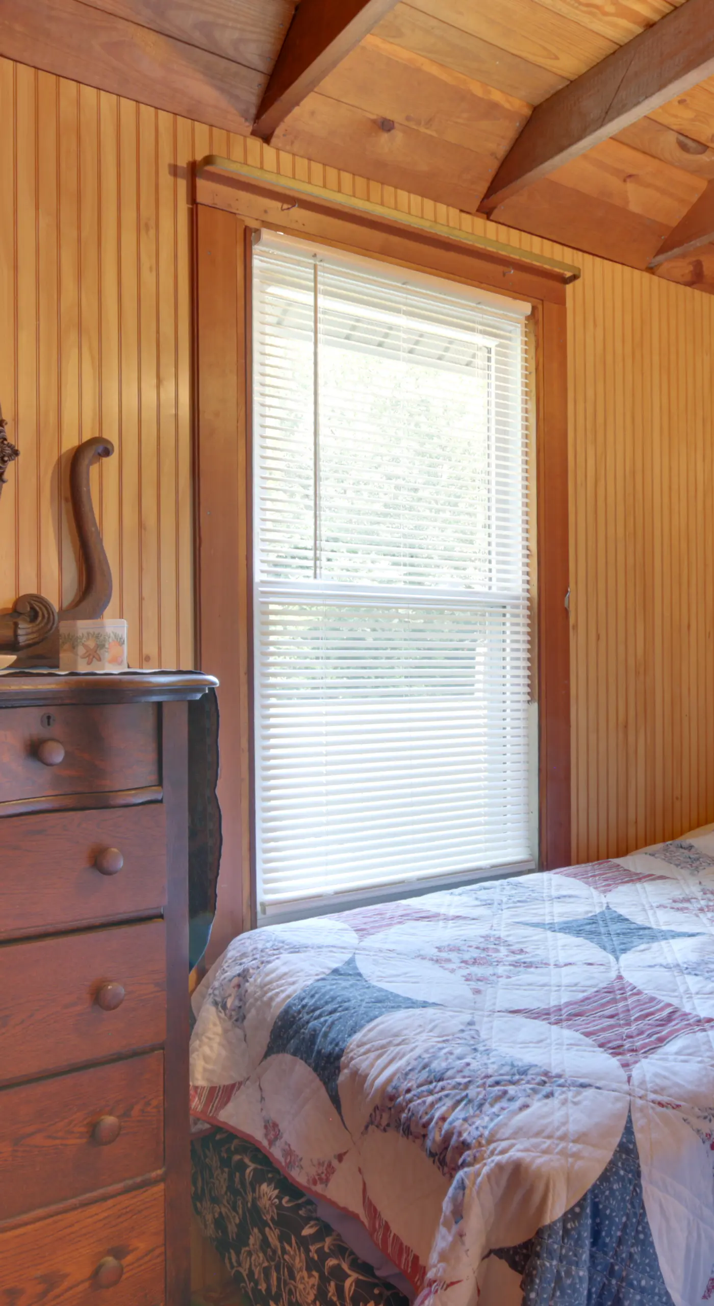'Grandma's Cottage' w/ Sunroom: Walk to Beach