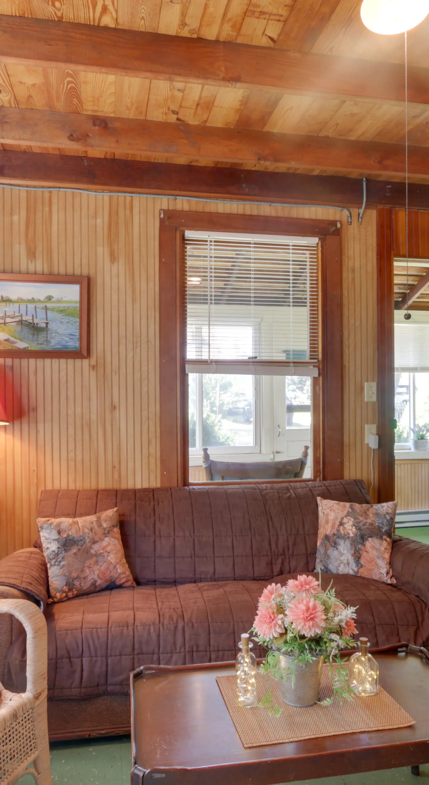 'Grandma's Cottage' w/ Sunroom: Walk to Beach