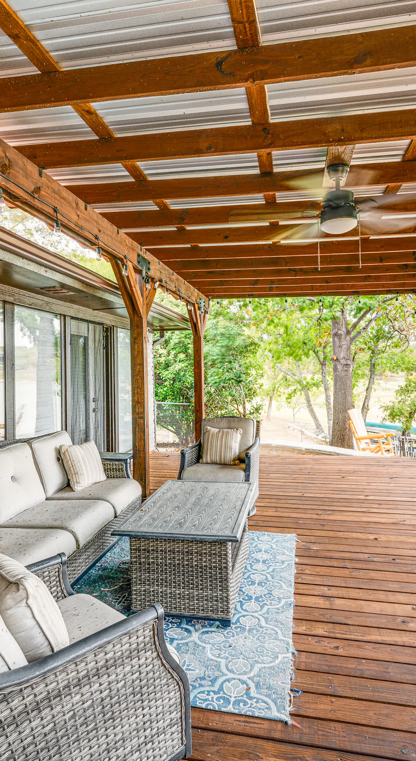Lake Gem: Private Dock & Large Patio in Lewisville