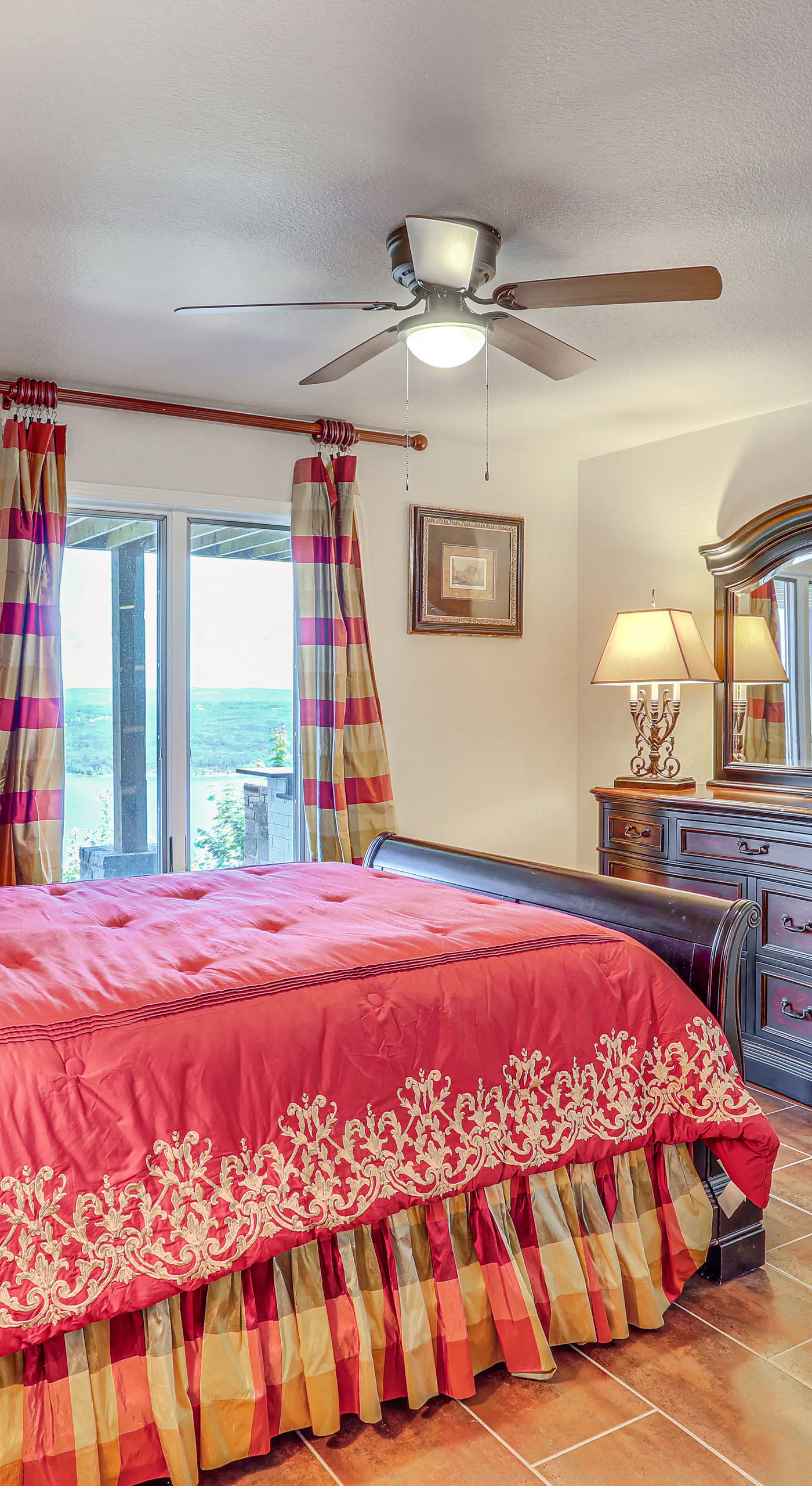 Luxe Home w/ Panoramic Greers Ferry Lake Views
