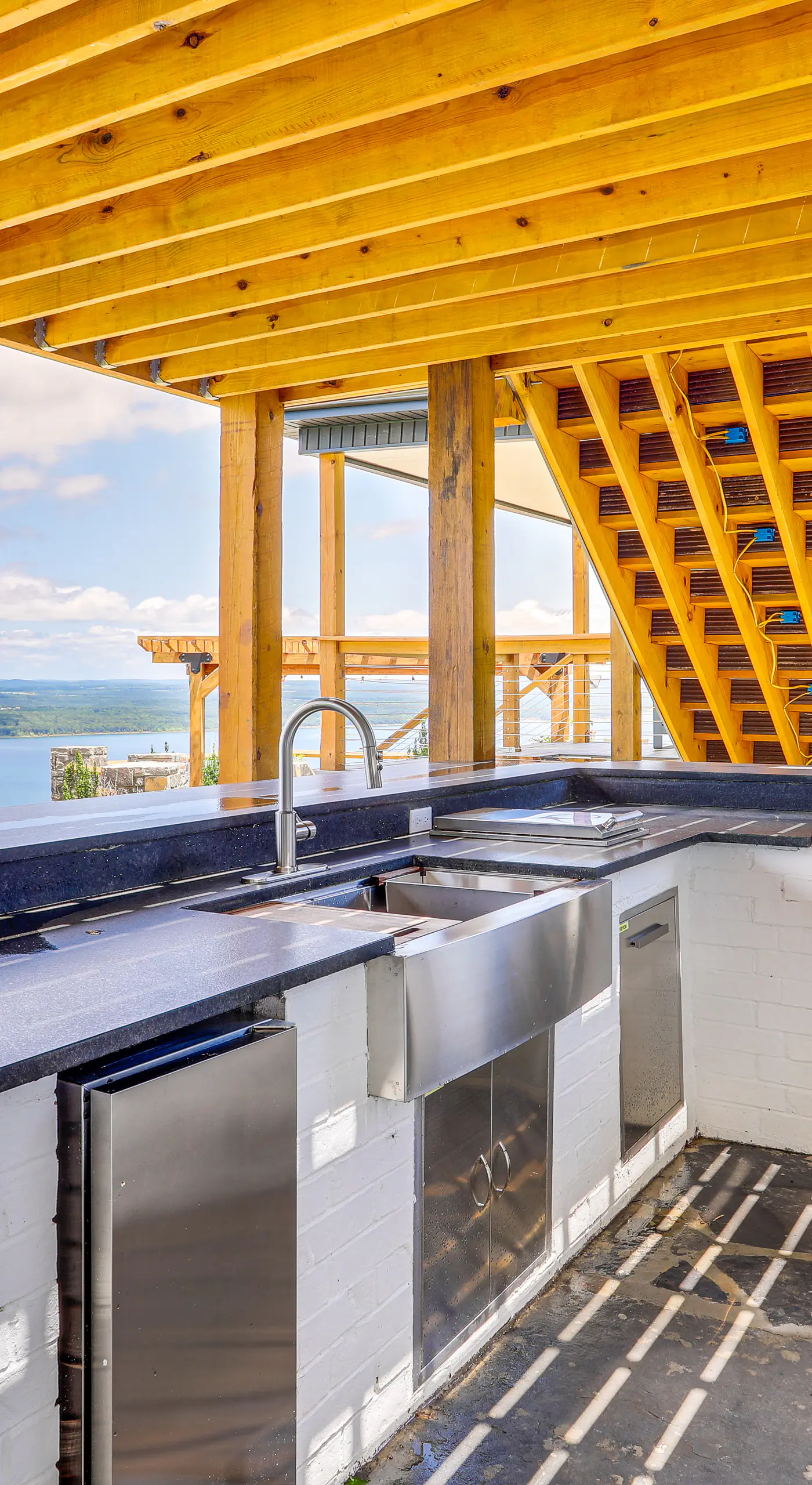 Luxe Home w/ Panoramic Greers Ferry Lake Views