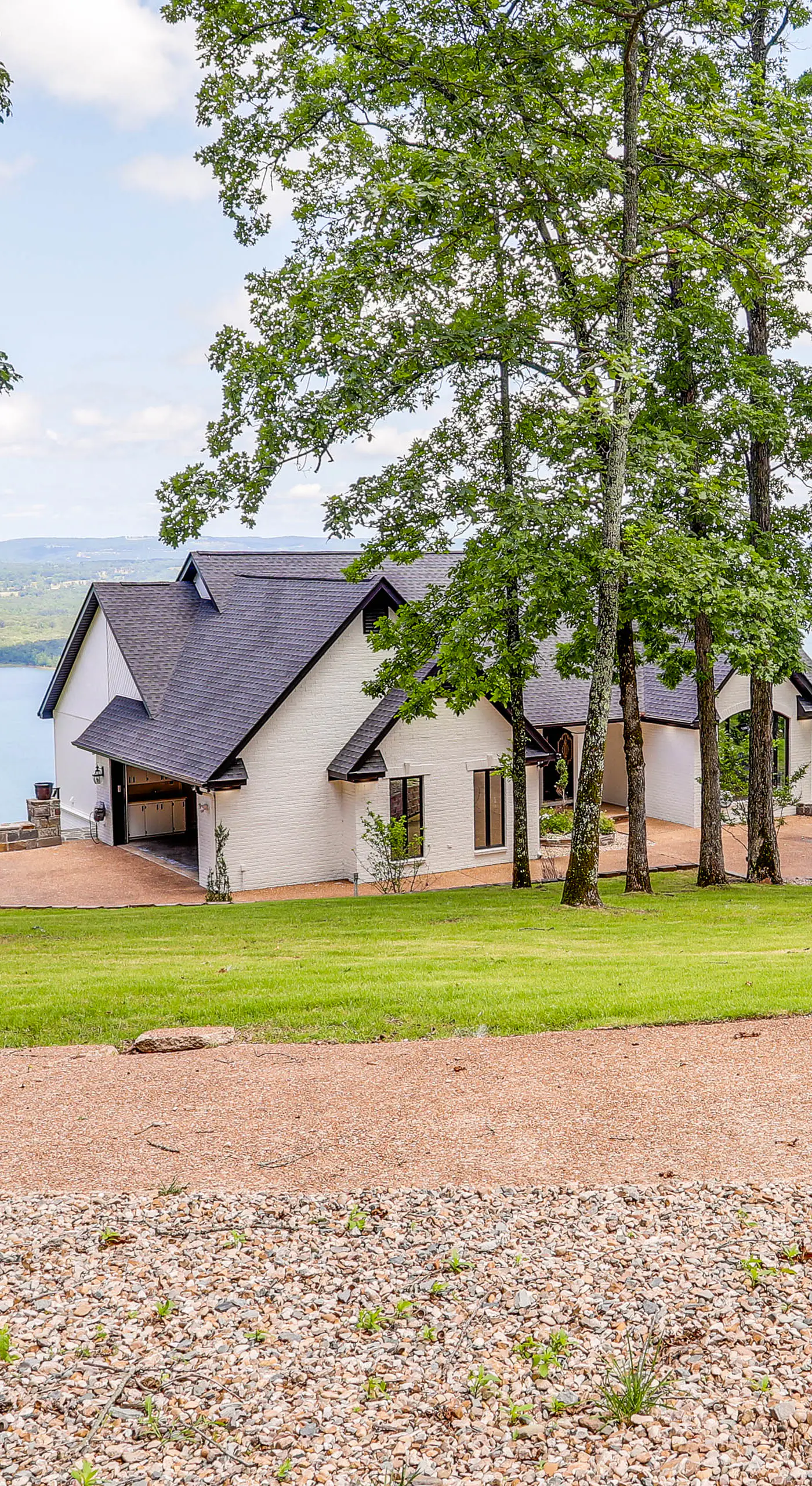 Luxe Home w/ Panoramic Greers Ferry Lake Views