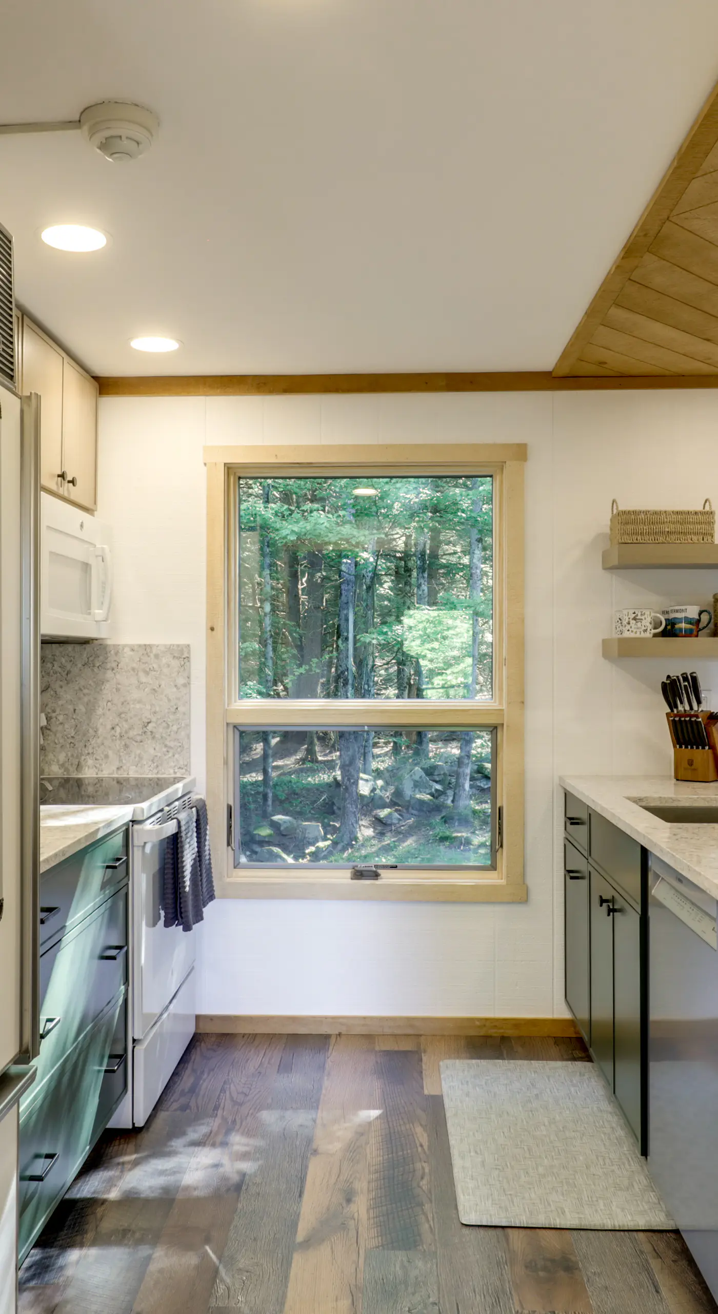 Resort-Style Community! Quechee Chalet w/ Deck