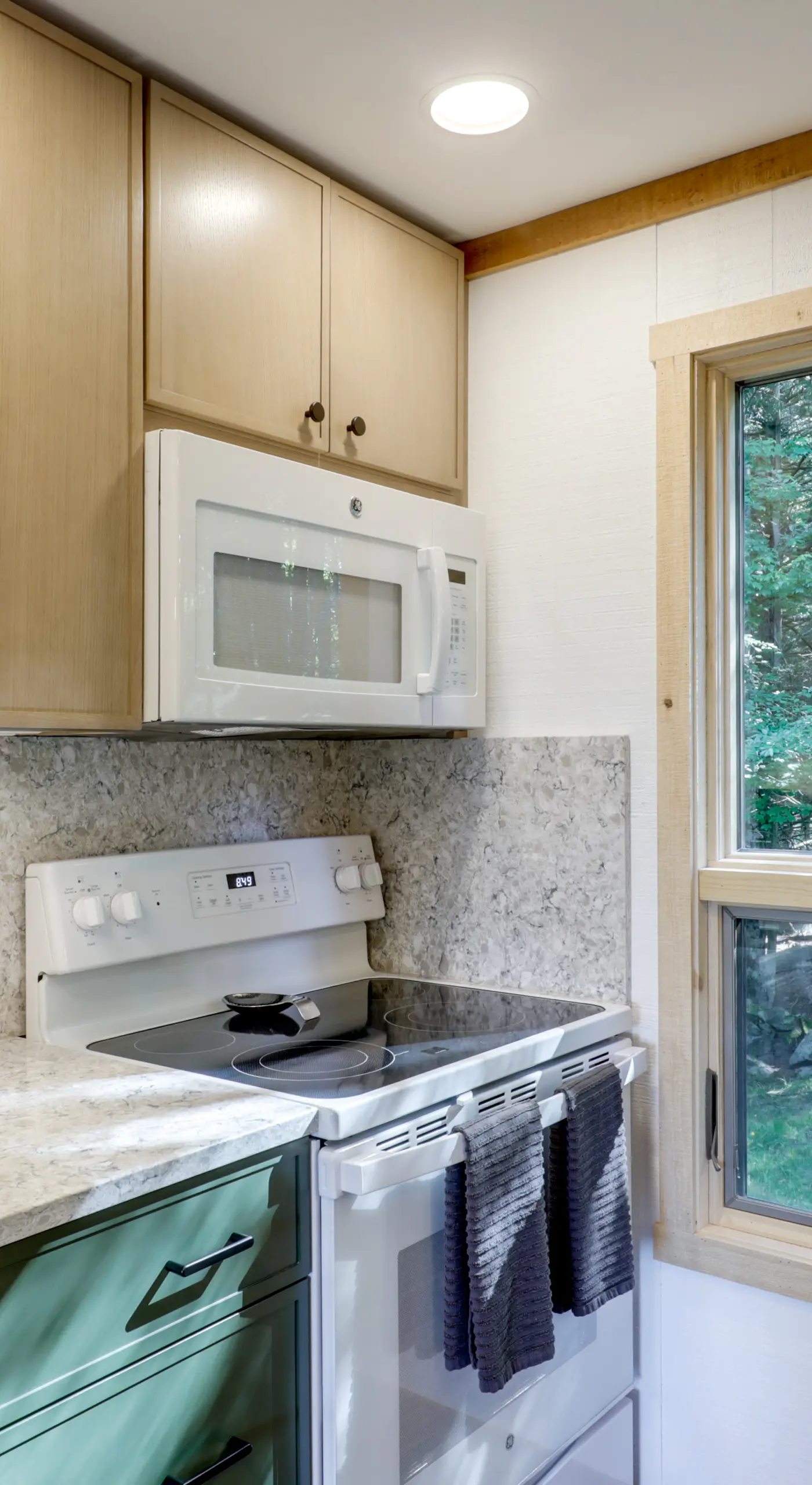 Resort-Style Community! Quechee Chalet w/ Deck
