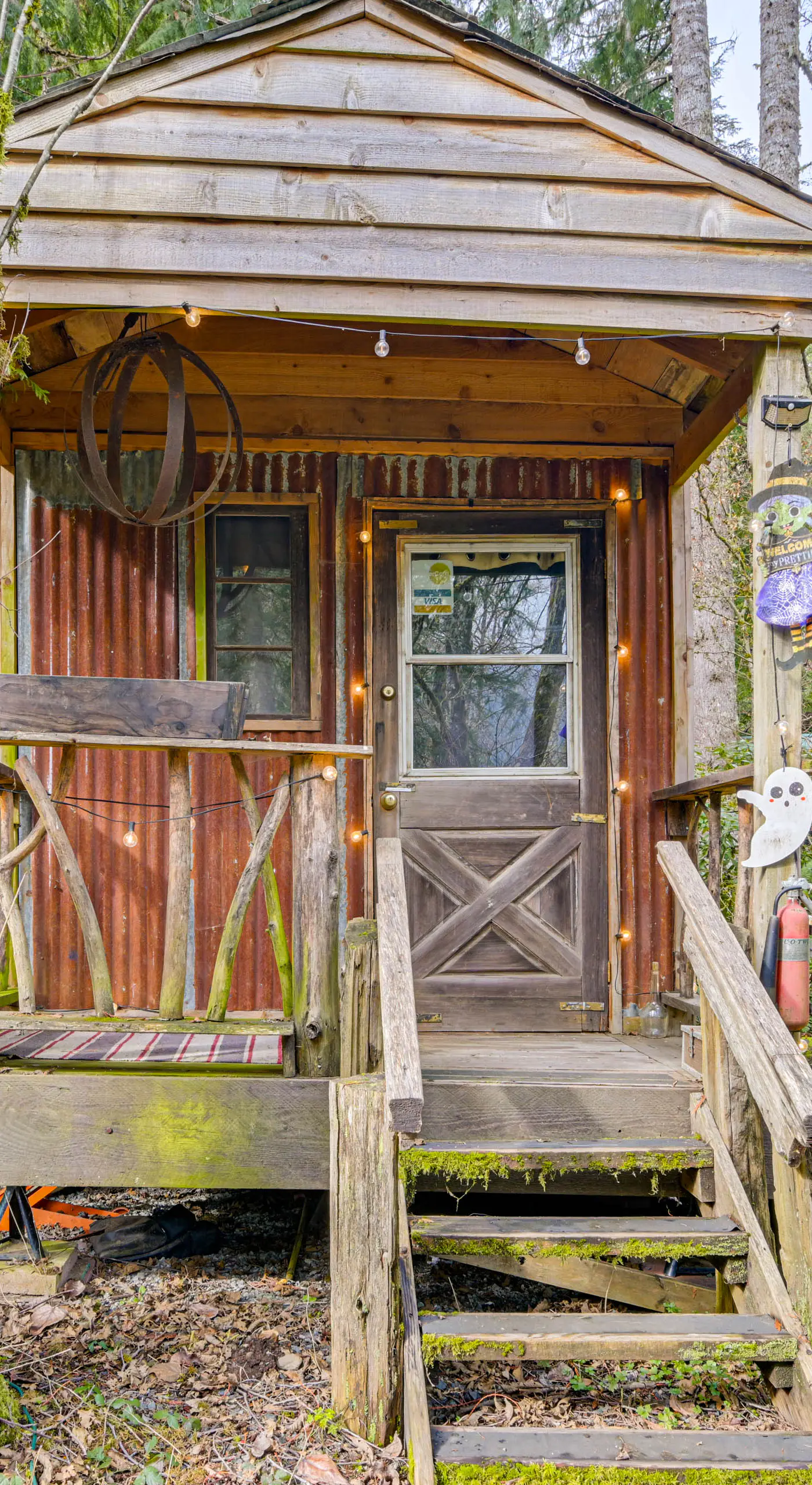 5 Mi to Mt Rainier Park: Unique & Rustic Getaway