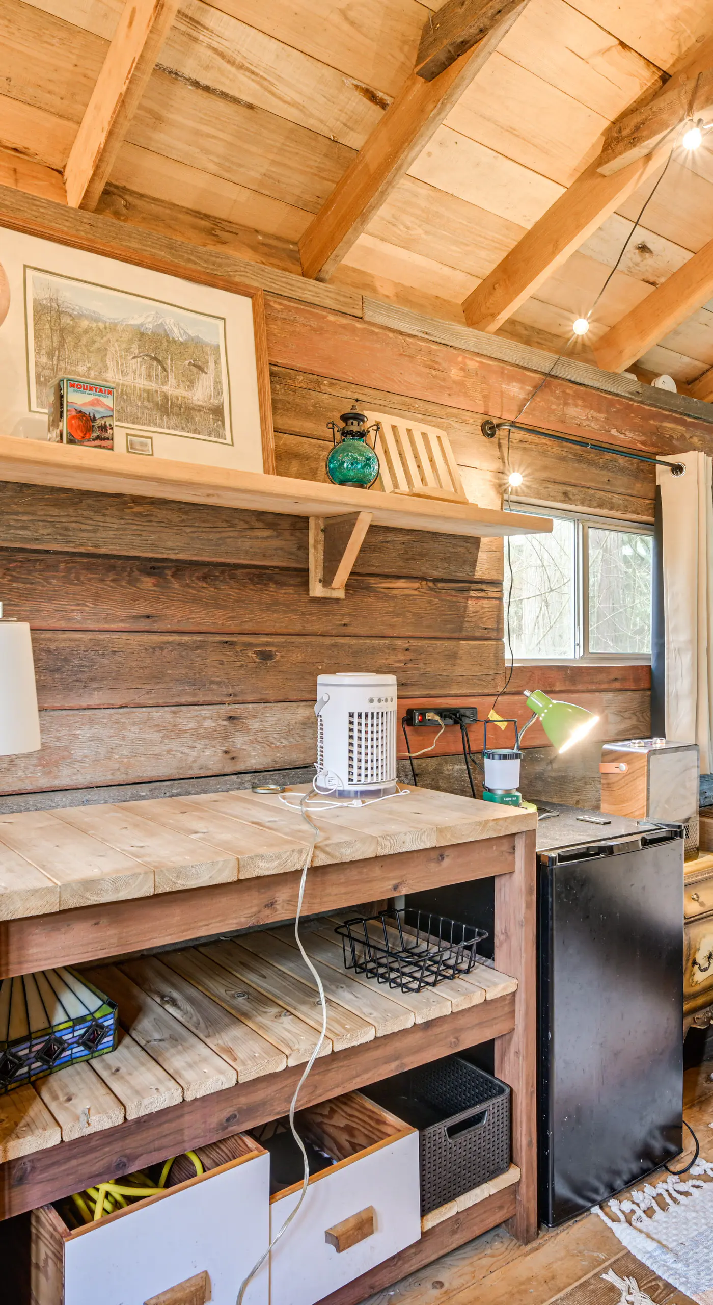5 Mi to Mt Rainier Park: Unique & Rustic Getaway