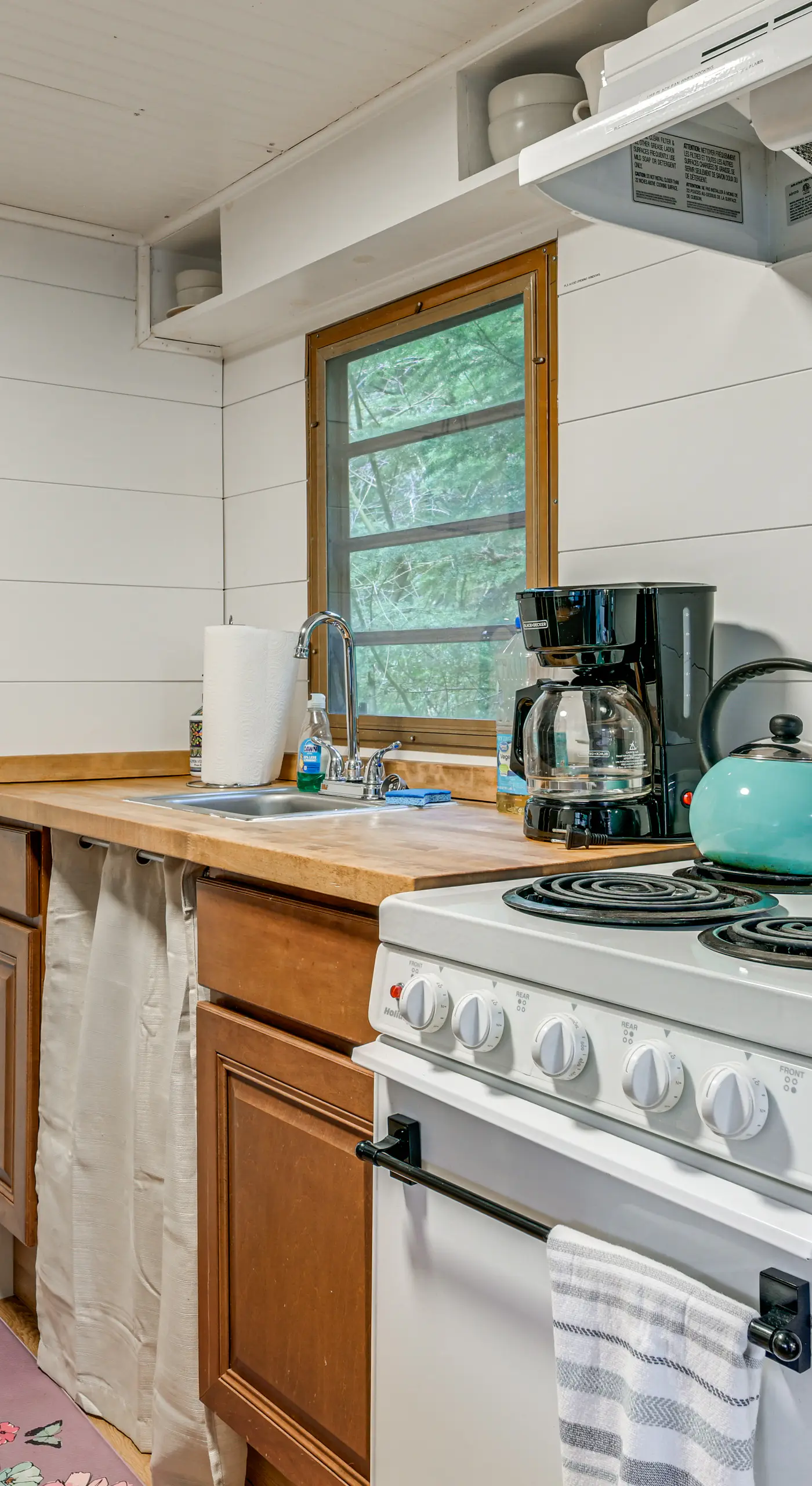5 Mi to Mt Rainier Park: Unique & Rustic Getaway